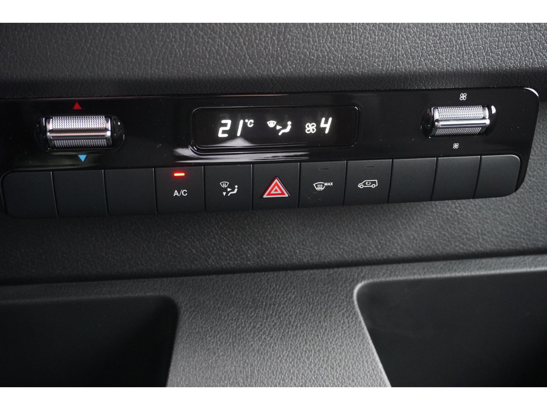 Foto 27 van Mercedes-Benz Sprinter 317 CDI 170PK L3H2 RWD Automaat