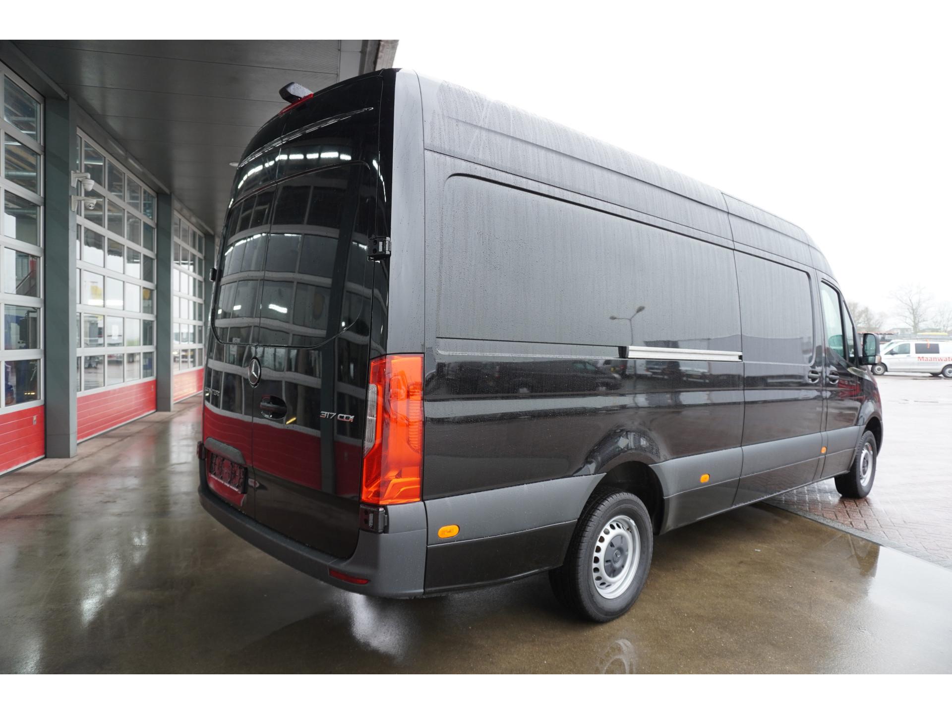 Foto 6 van Mercedes-Benz Sprinter 317 CDI 170PK L3H2 RWD Automaat