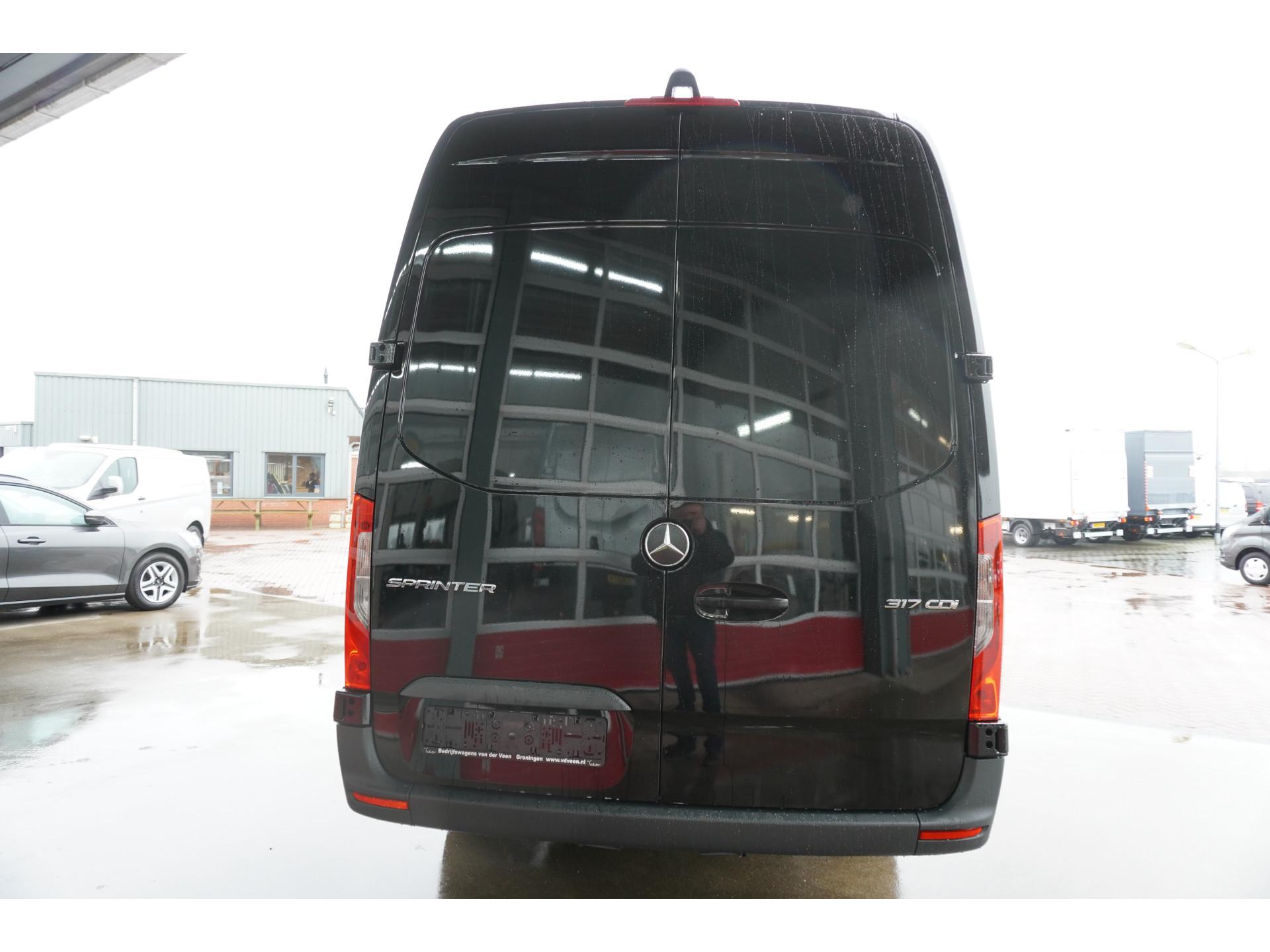Foto 7 van Mercedes-Benz Sprinter 317 CDI 170PK L3H2 RWD Automaat