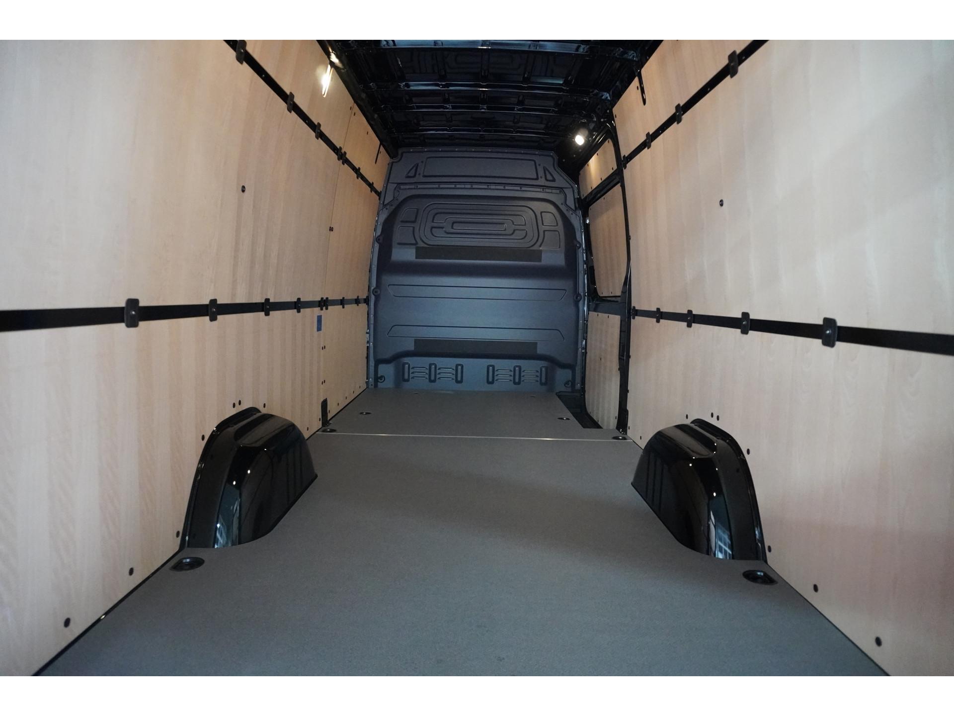 Foto 9 van Mercedes-Benz Sprinter 317 CDI 170PK L3H2 RWD Automaat