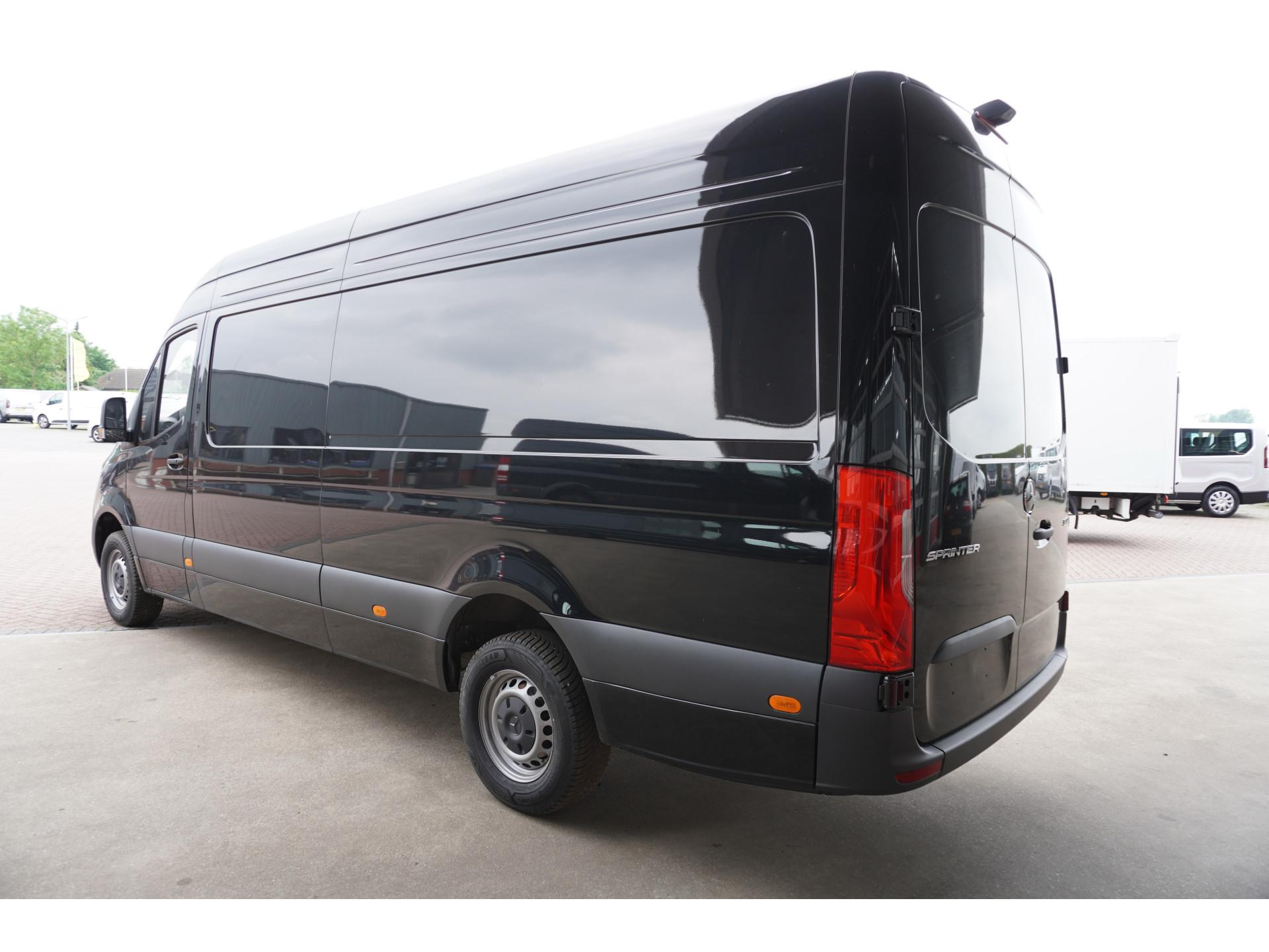 Foto 7 van Mercedes-Benz 317CDI 170PK L3H2 RWD Automaat