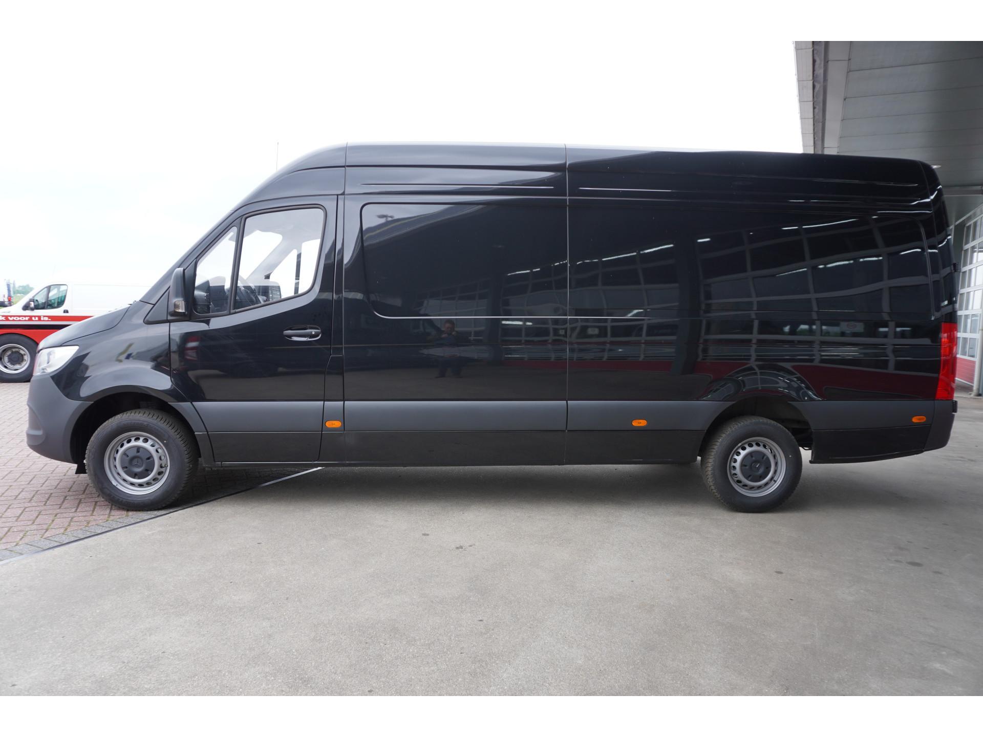 Foto 8 van Mercedes-Benz 317CDI 170PK L3H2 RWD Automaat
