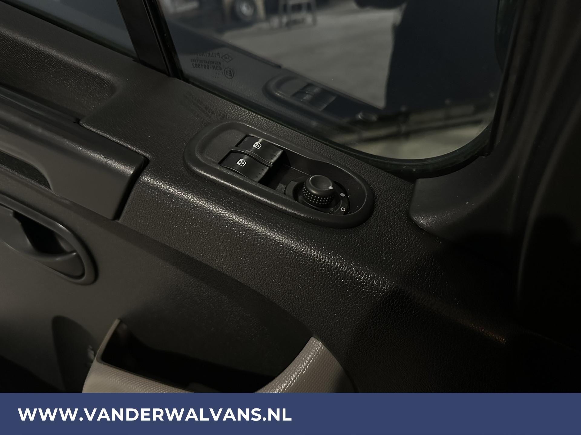 Foto 18 van Opel Movano 2.3 CDTI BiTurbo 145pk L2H2 Euro6 Airco | Imperiaal | Navigatie | Camera