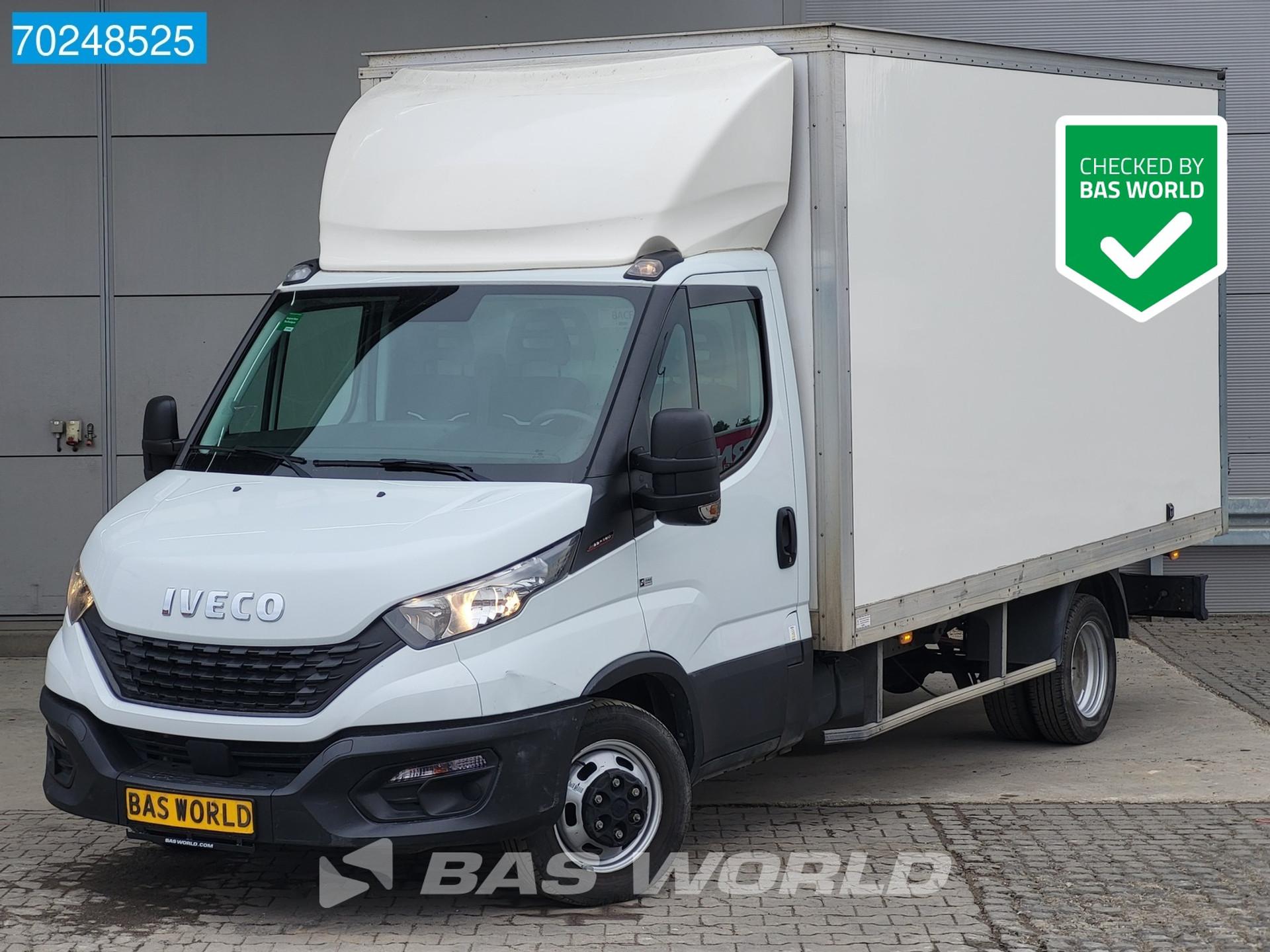 Foto 1 van Iveco Daily 35C16 3.0L 160PK Bakwagen met Achterdeuren Meubelbak Koffer Gesloten laadbak m3 Airco Cruise control