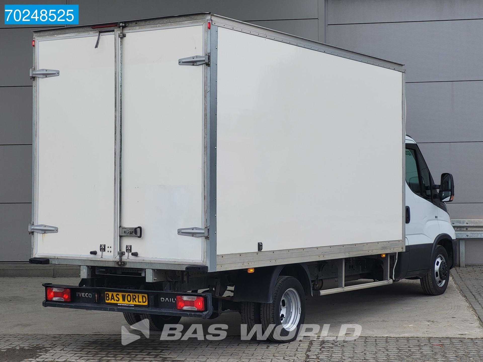 Foto 6 van Iveco Daily 35C16 3.0L 160PK Bakwagen met Achterdeuren Meubelbak Koffer Gesloten laadbak m3 Airco Cruise control