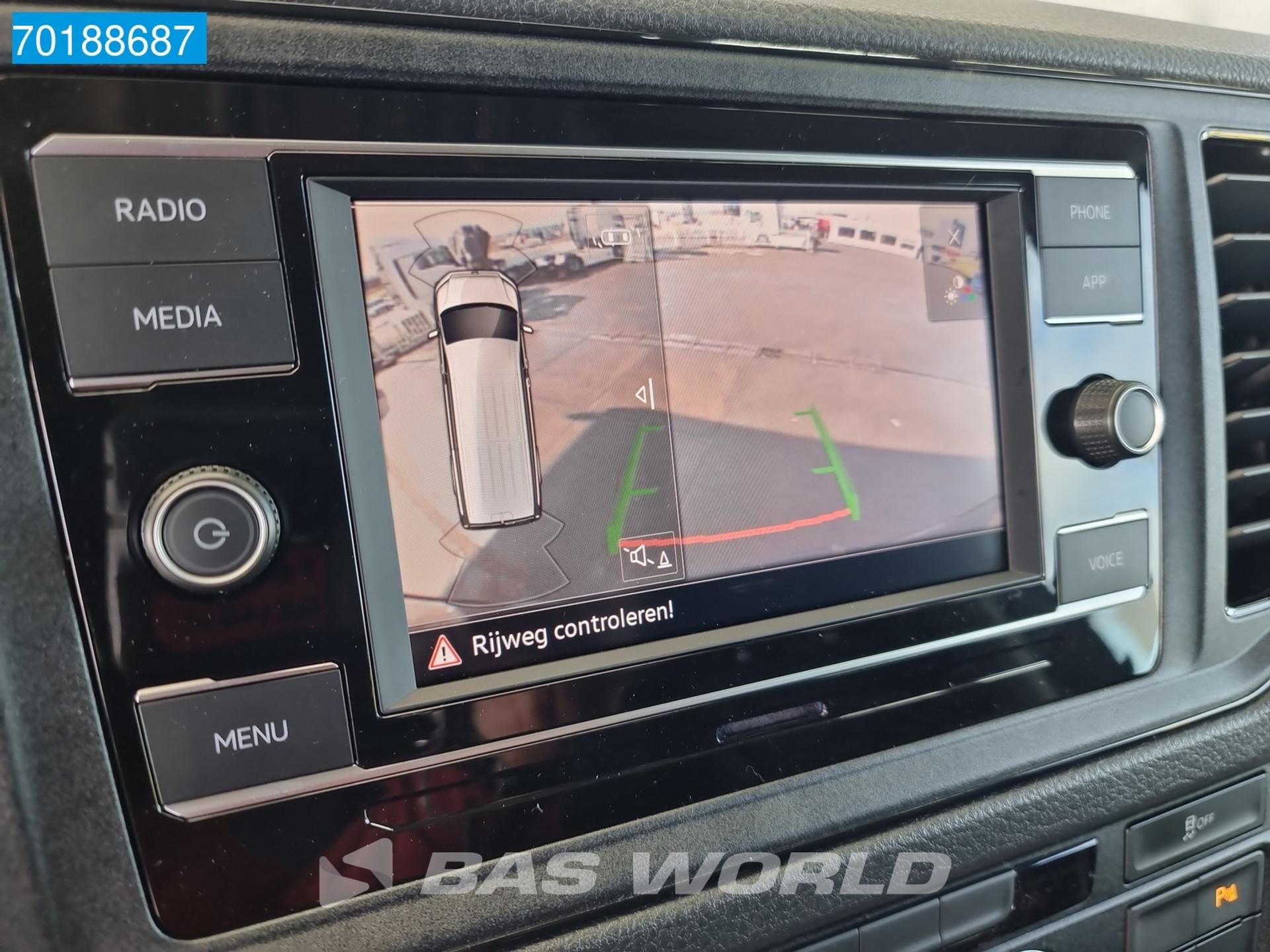 Foto 13 van Volkswagen Crafter 140pk Automaat L3H2 Camera CarPlay Airco Cruise L2H1 9m3 Airco Cruise control