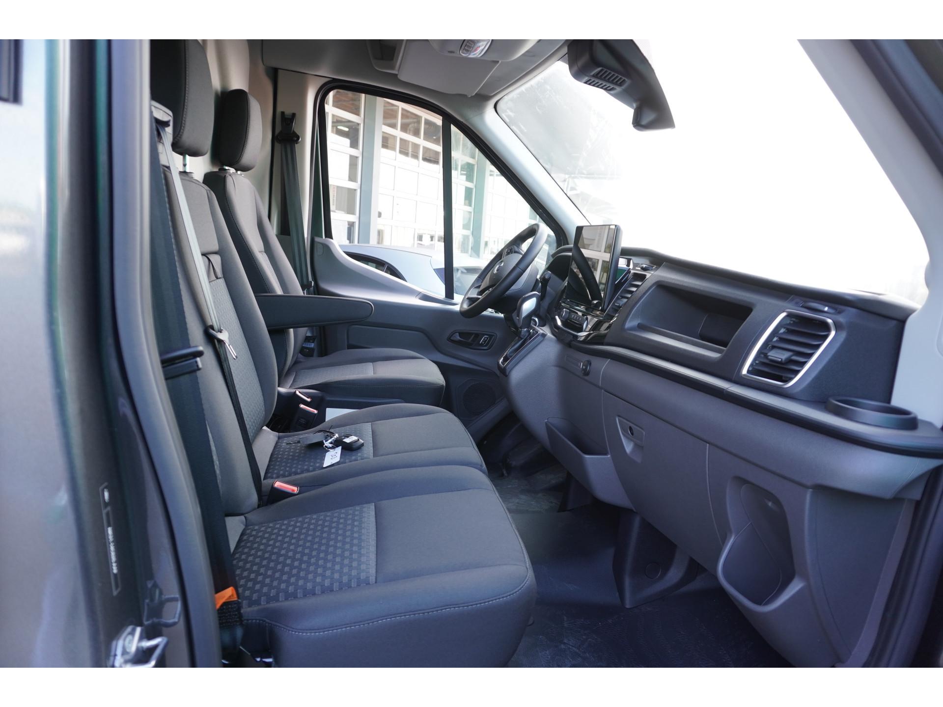 Foto 11 van Ford Transit 350L 2.0 TDCI 170PK L3H2 Limited Automaat