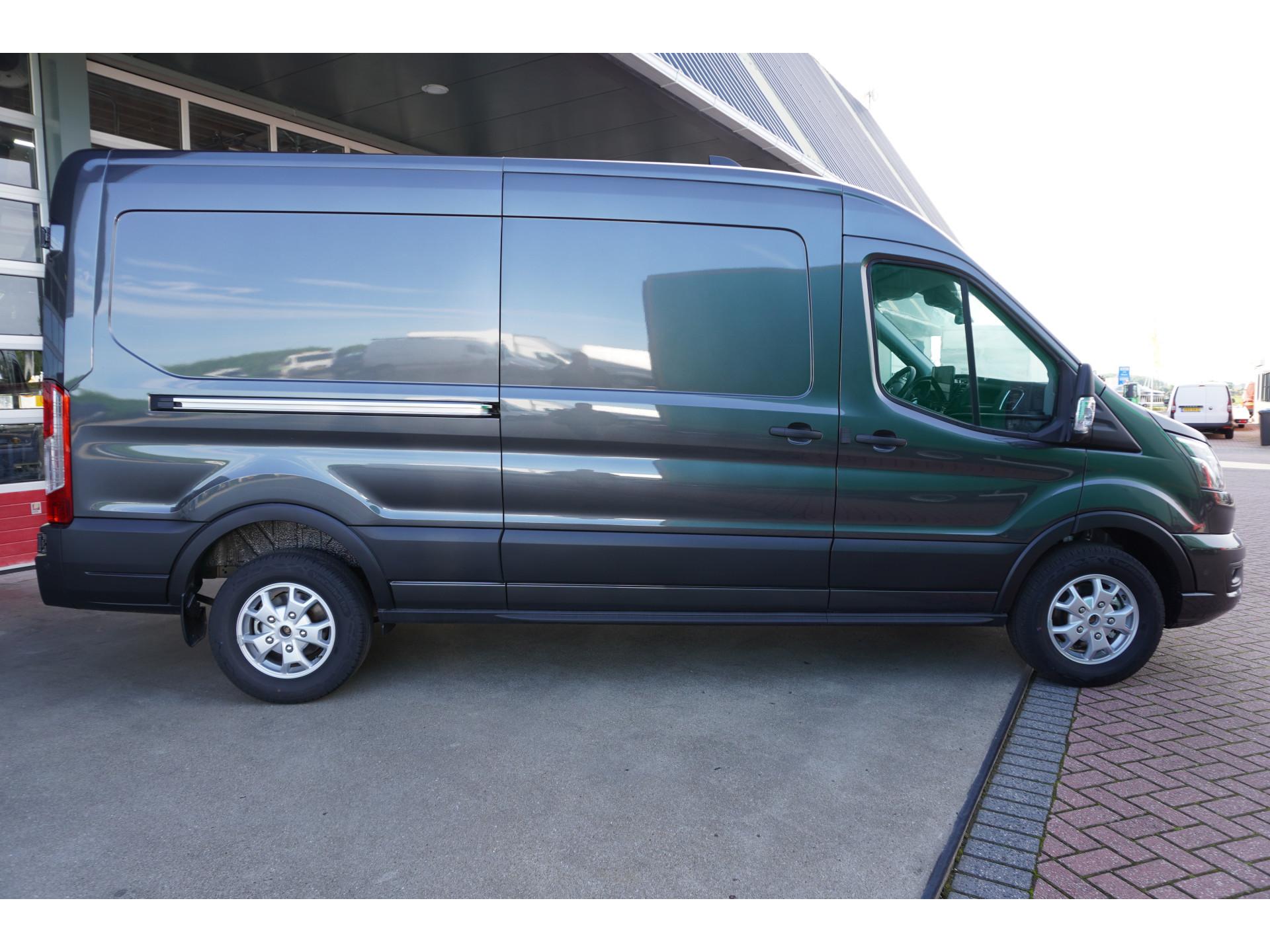 Foto 3 van Ford Transit 350L 2.0 TDCI 170PK L3H2 Limited Automaat