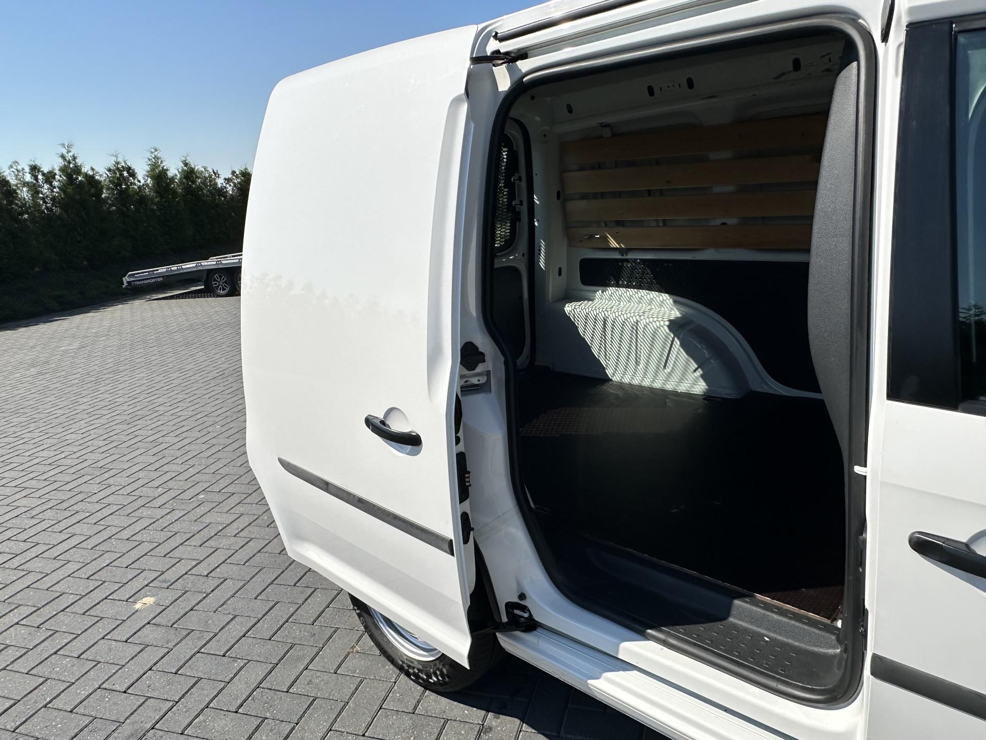 Foto 8 van Volkswagen Caddy 2.0 TDI EURO 6 / L1H1 / ZEER NETTE AUTO / TREKHAAK / AIRCO / RAMEN ACHTER