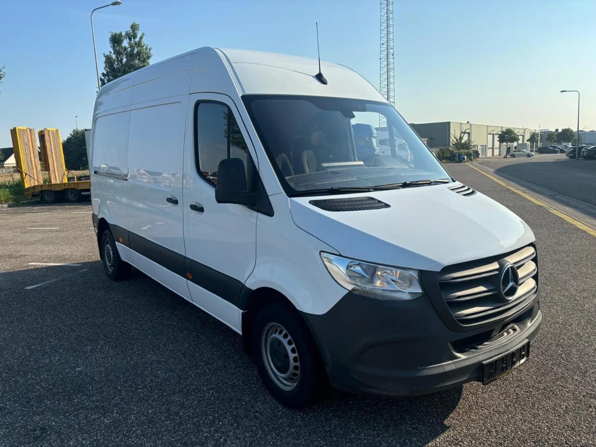 Foto 3 van Mercedes-Benz Sprinter L2H2 314 CDI automaat airco Apple Carplay 86.000km