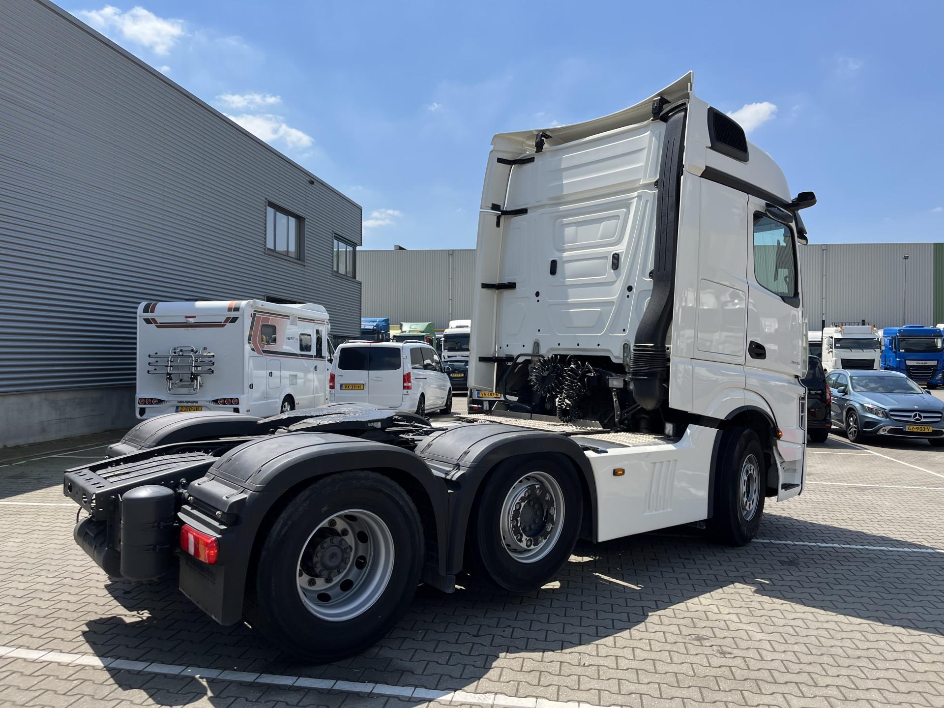 Foto 2 van Mercedes-Benz Actros 2645 Bigspace / 6x2