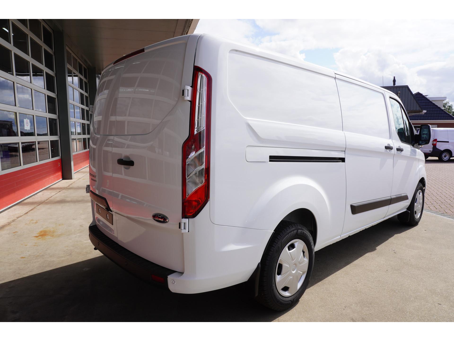 Foto 4 van Ford Transit Custom 340L 2.0 TDCI 130PK L2H1 Trend Automaat