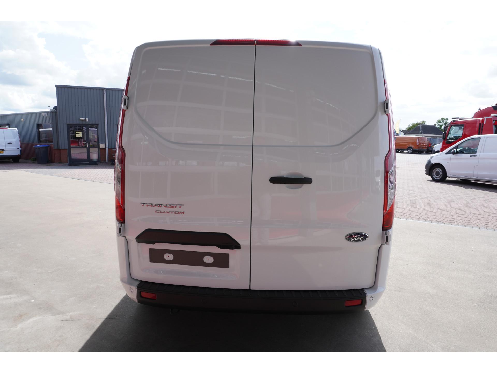 Foto 5 van Ford Transit Custom 340L 2.0 TDCI 130PK L2H1 Trend Automaat