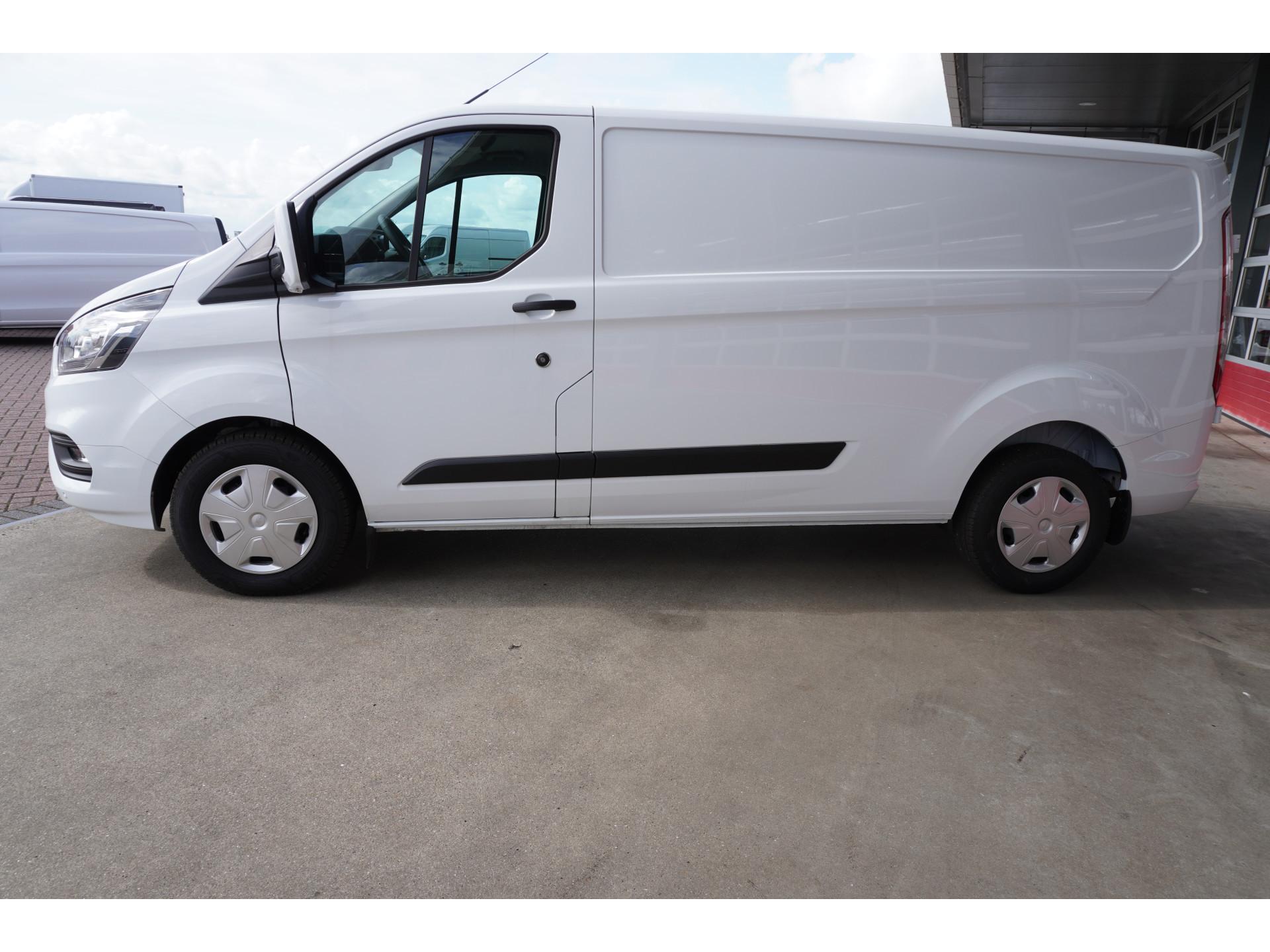 Foto 7 van Ford Transit Custom 340L 2.0 TDCI 130PK L2H1 Trend Automaat