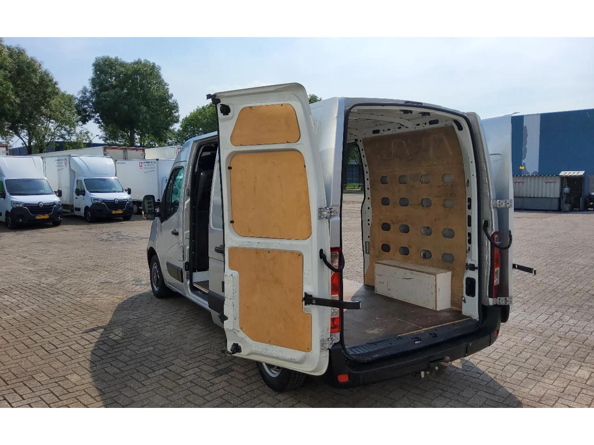 Foto 12 van Renault Master 145.35 EURO 6 L2H2 GESLOTEN GRIJS - V-726-JN