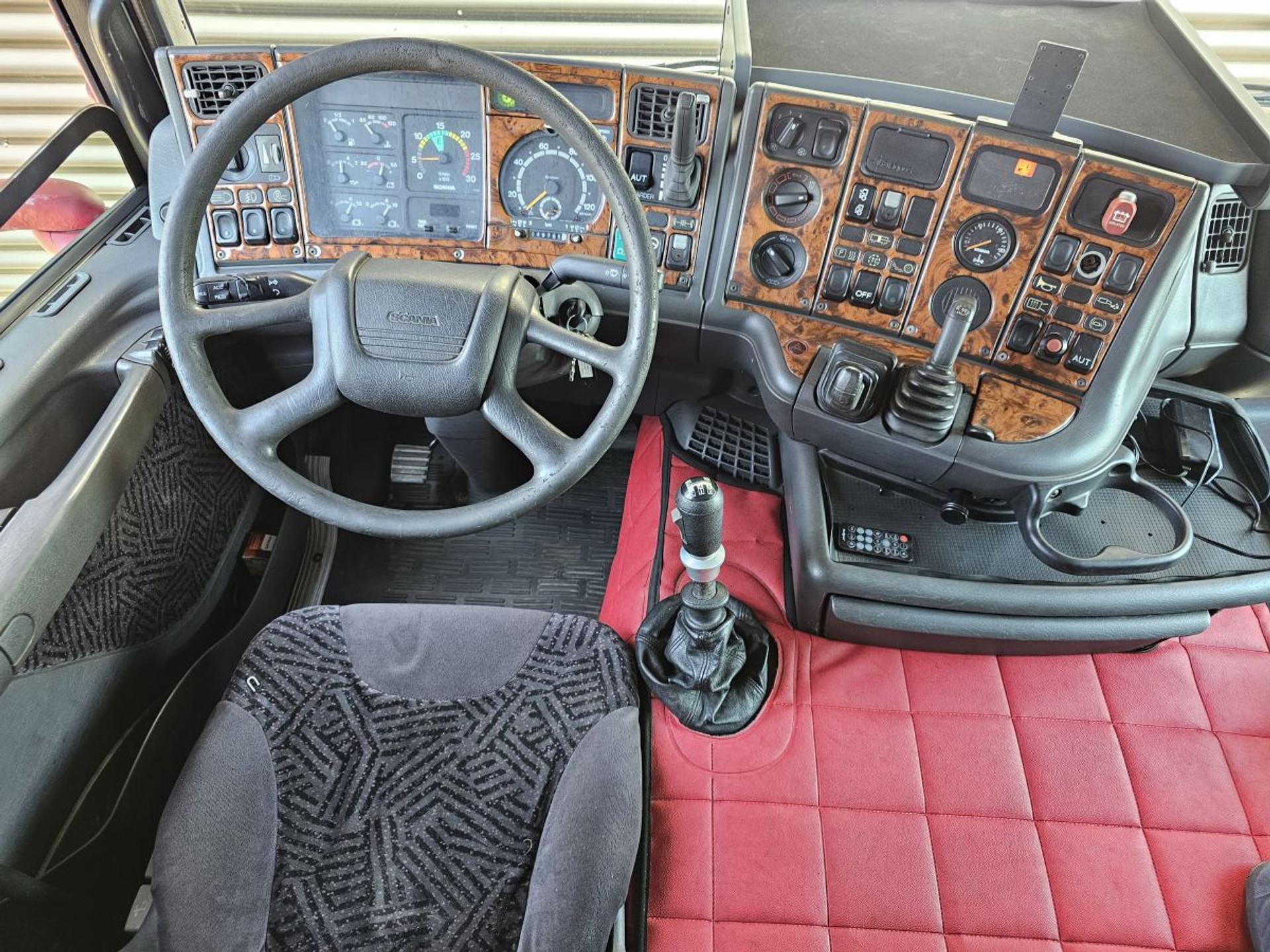 Foto 11 van Scania R144.460 V8 6x2*4 / FULL AIR / RETARDER