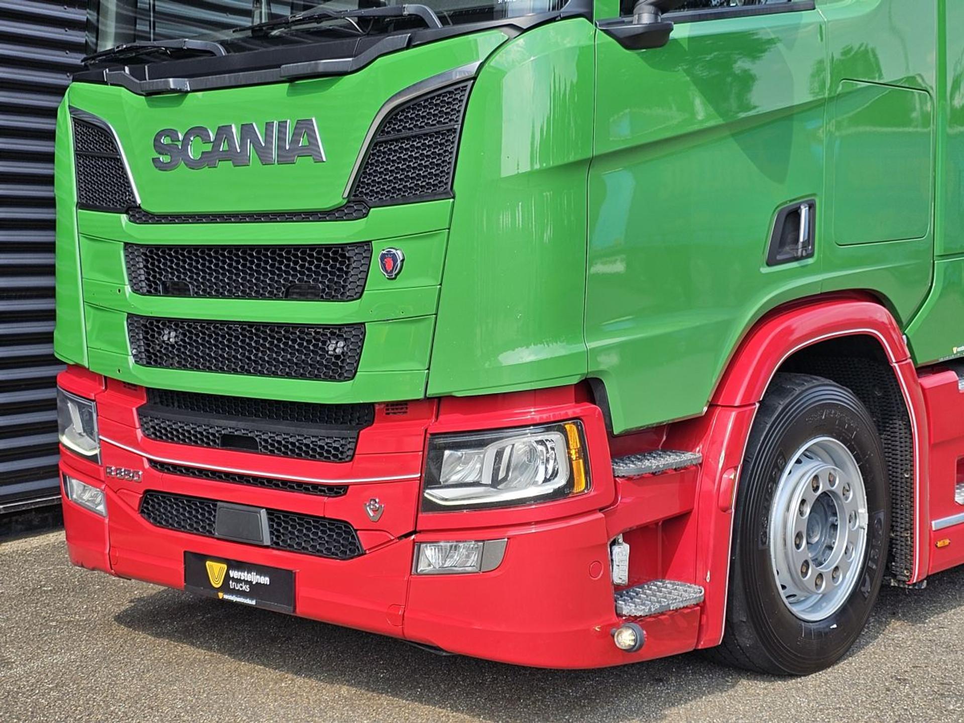 Foto 5 van Scania R650 6x4 / HYDRAULIC / FULL AIR / RETARDER