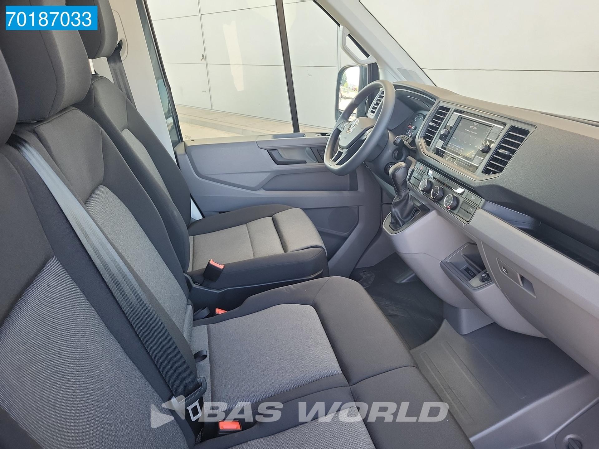 Foto 12 van Volkswagen Crafter 140pk Automaat L3H3 Imperiaal 18''Velgen Sidebars ACC LED Airco Cruise L2H2 11m3 Airco
