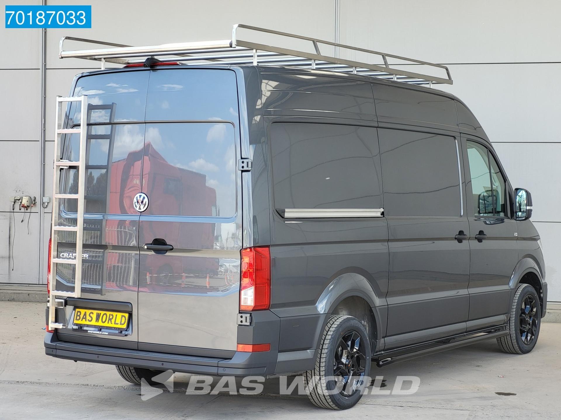 Foto 5 van Volkswagen Crafter 140pk Automaat L3H3 Imperiaal 18''Velgen Sidebars ACC LED Airco Cruise L2H2 11m3 Airco