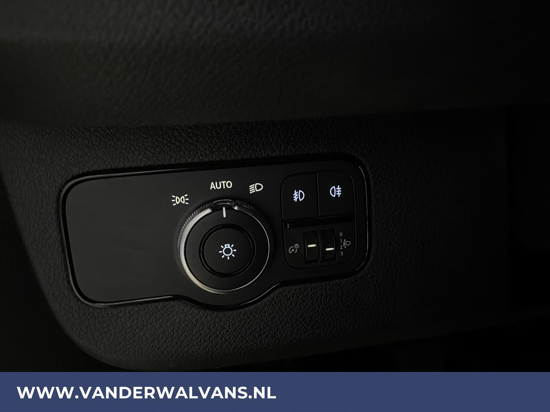Foto 18 van Mercedes-Benz Sprinter 315CDI 150pk L3H2 Euro6 Airco | Camera | Navigatie | Cruisecontrol