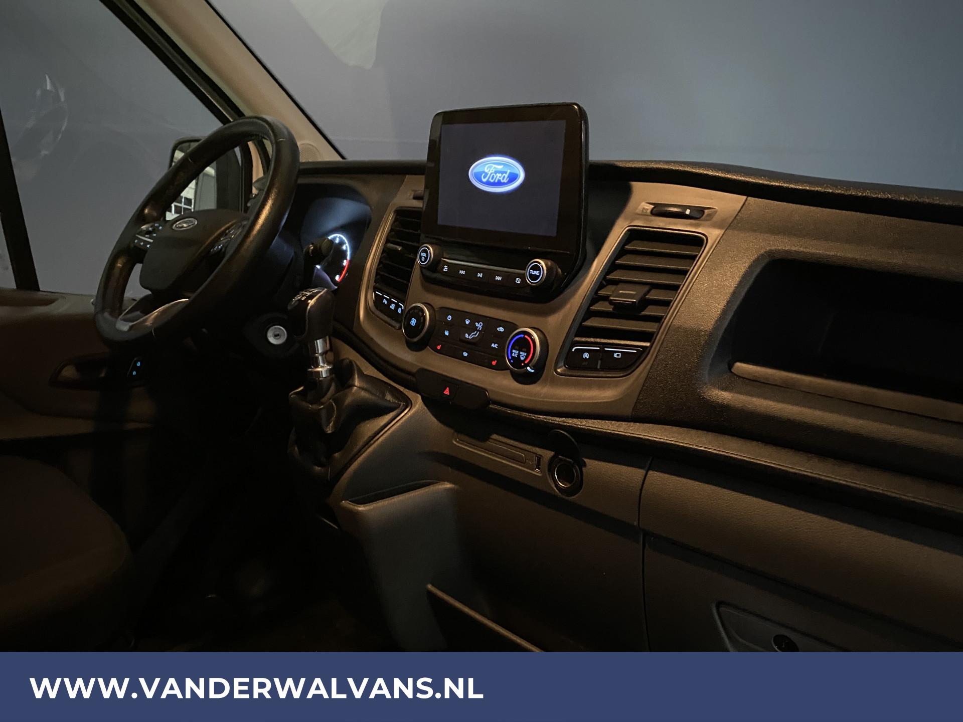 Foto 15 van Ford Transit 2.0TDCI 131pk L4H3 Jumbo Euro6 Airco | Camera | Apple Carplay