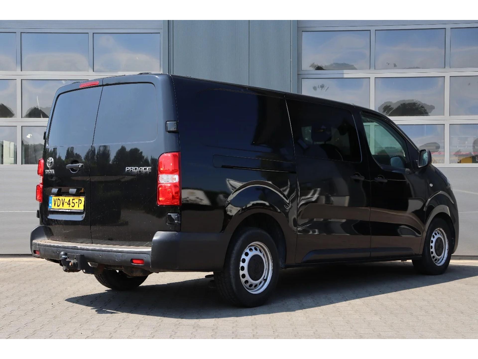Foto 3 van Toyota ProAce 2.0 D4D L3H1 l DUBBELE CABINE l AUTOMAAT l NAVI l CRUISE CONTROL