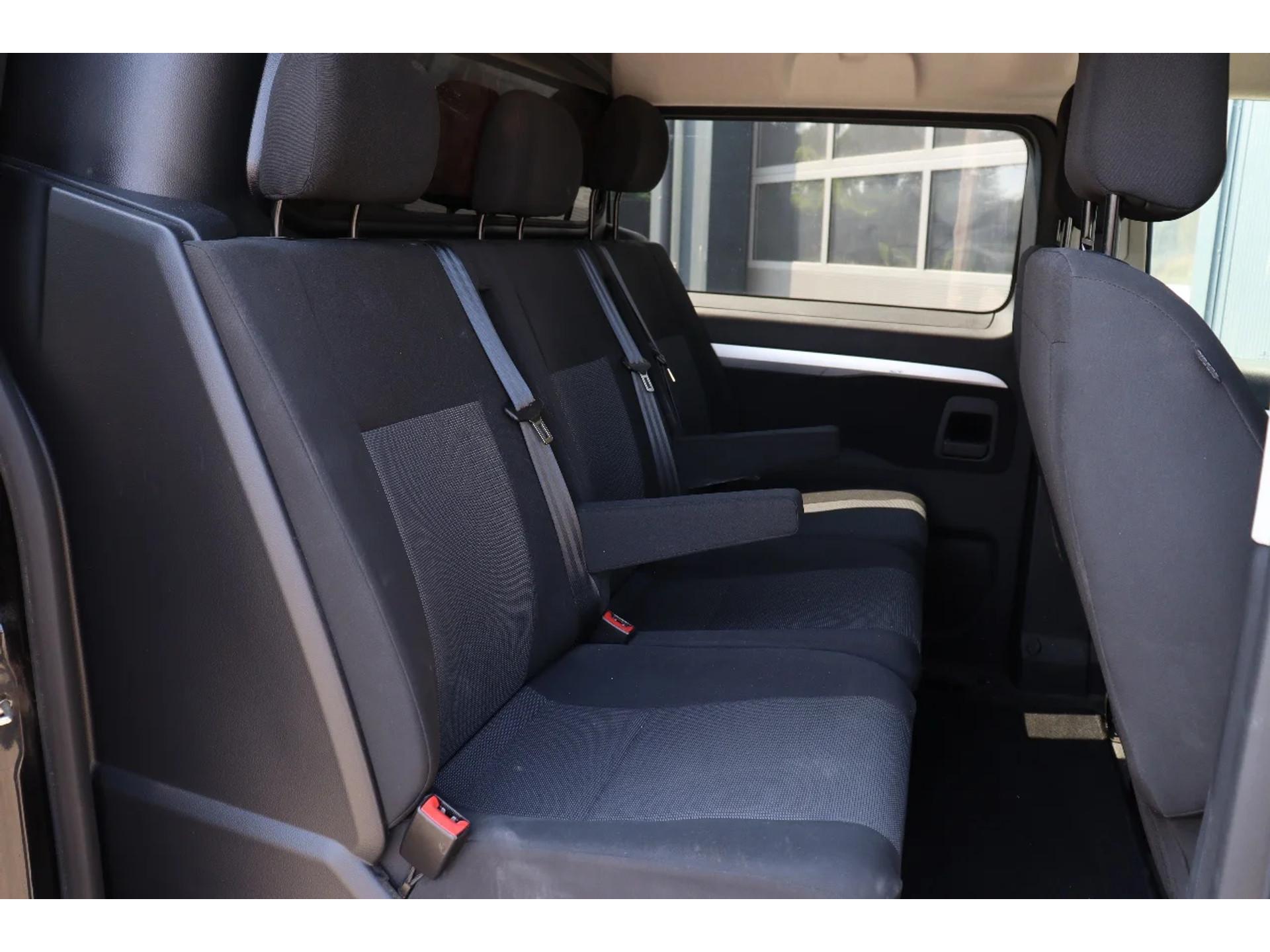 Foto 9 van Toyota ProAce 2.0 D4D L3H1 l DUBBELE CABINE l AUTOMAAT l NAVI l CRUISE CONTROL