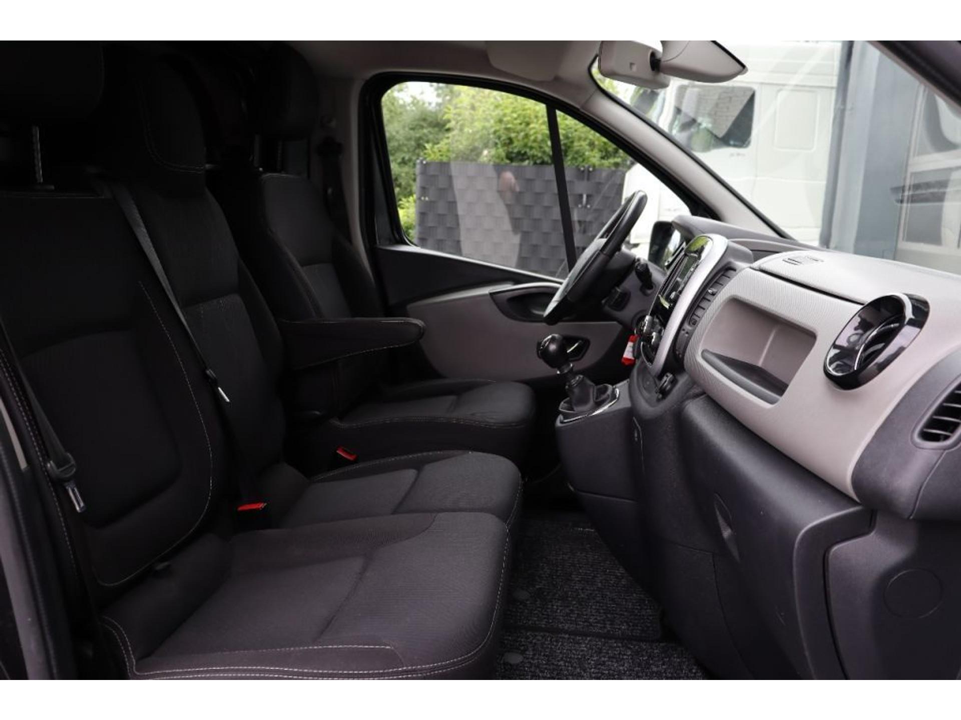 Foto 10 van Renault Trafic 1.6 DCi 145PK L2H1 l AIRCO l NAVI l CAMERA