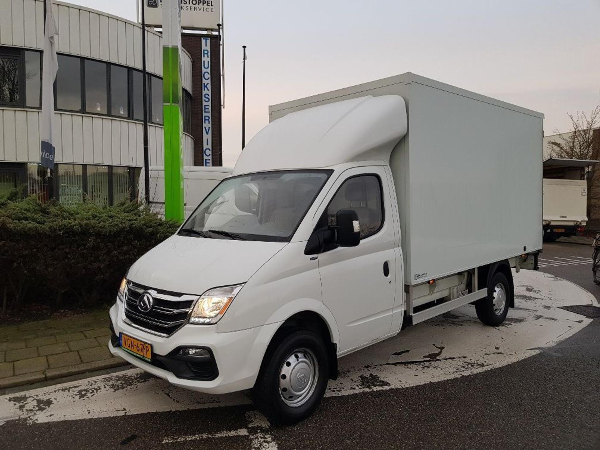 Foto 2 van Maxus EV80 CC Bakwagen 100% elektrisch