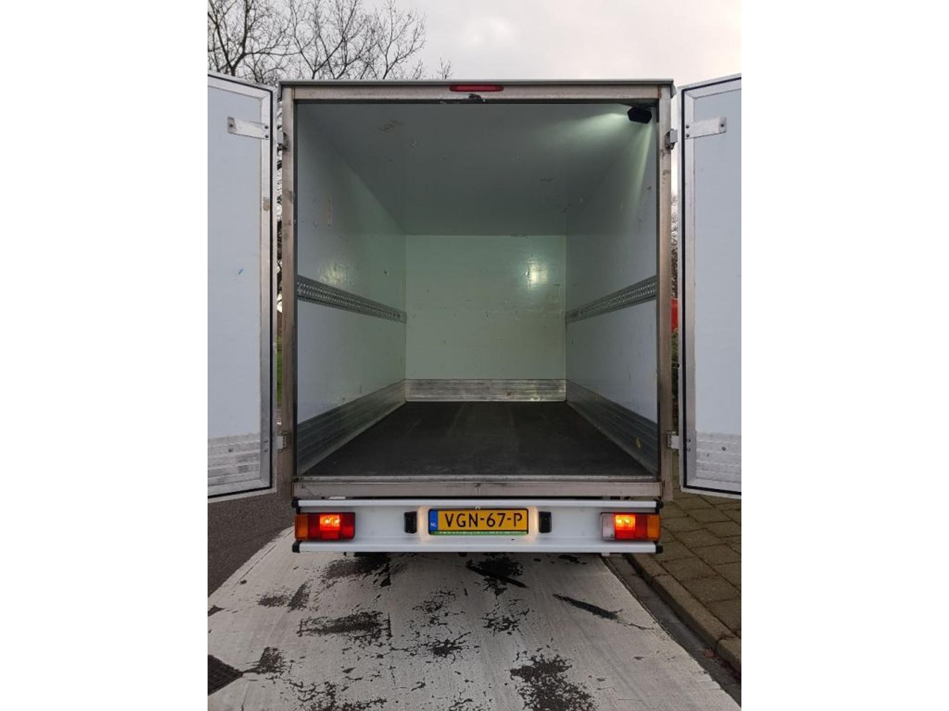 Foto 7 van Maxus EV80 CC Bakwagen 100% elektrisch