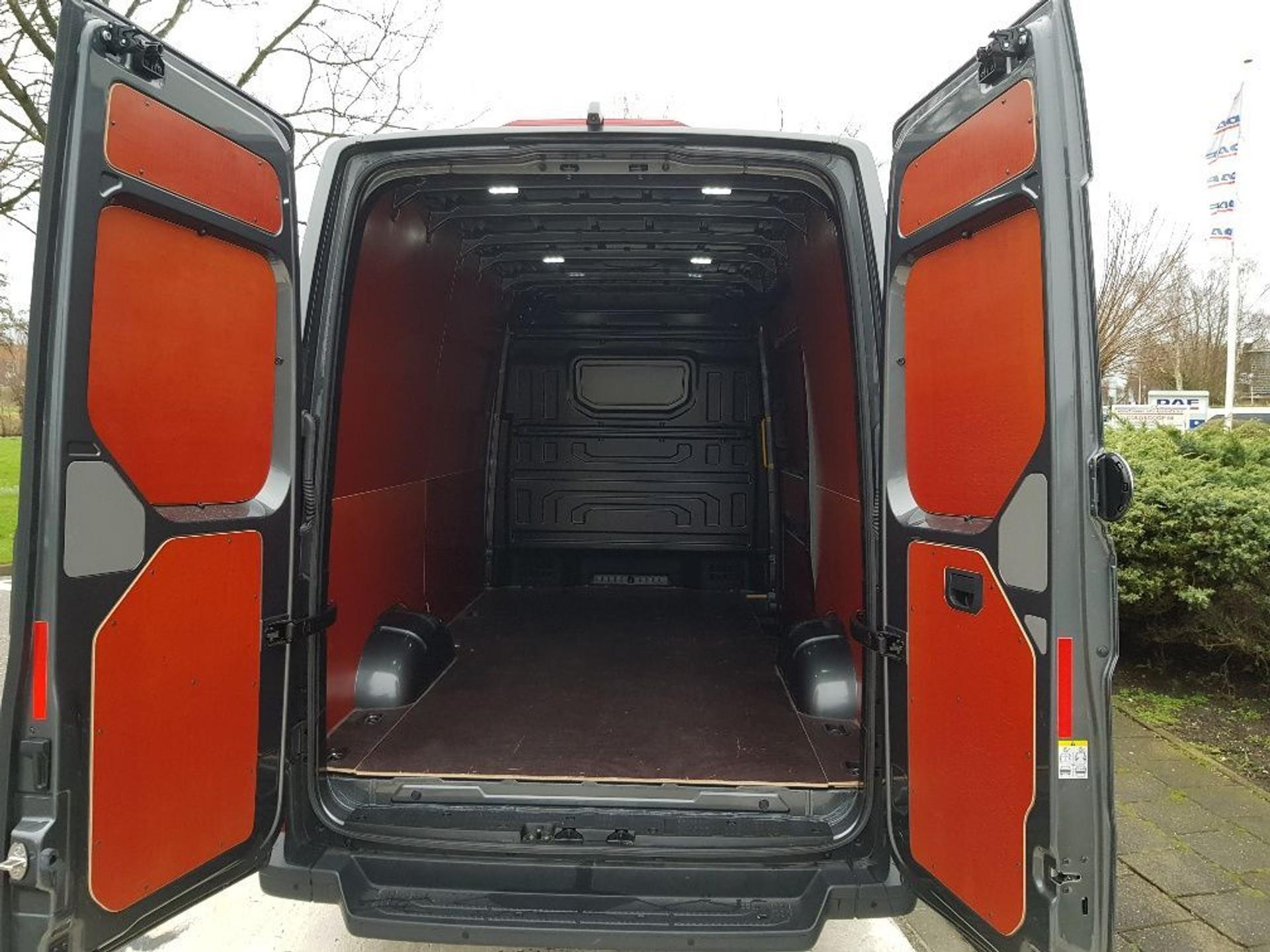 Foto 8 van Volkswagen e-Crafter E-CRAFTER NIEUWSTAAT !! volledig elektrisch !