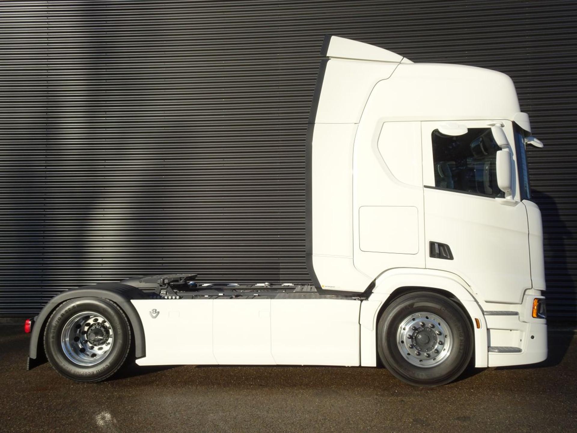 Foto 8 van Scania R530 V8 / 4x2 / PARKING COOLER / RETARDER / NEW