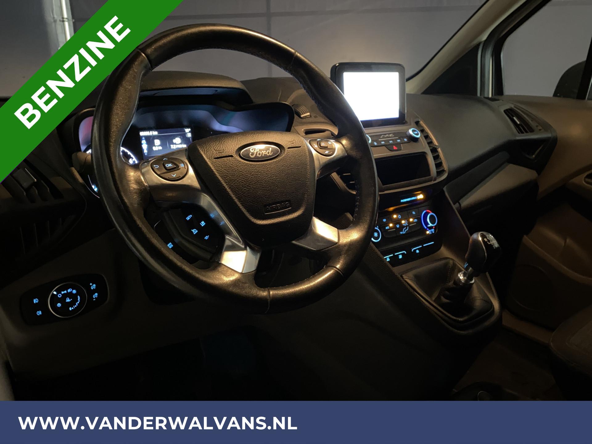 Foto 18 van Ford Transit Connect 1.0 Ecoboost L2 Trend **Benzine** Airco | Navigatie | Camera | Trekhaak | Apple Carplay
