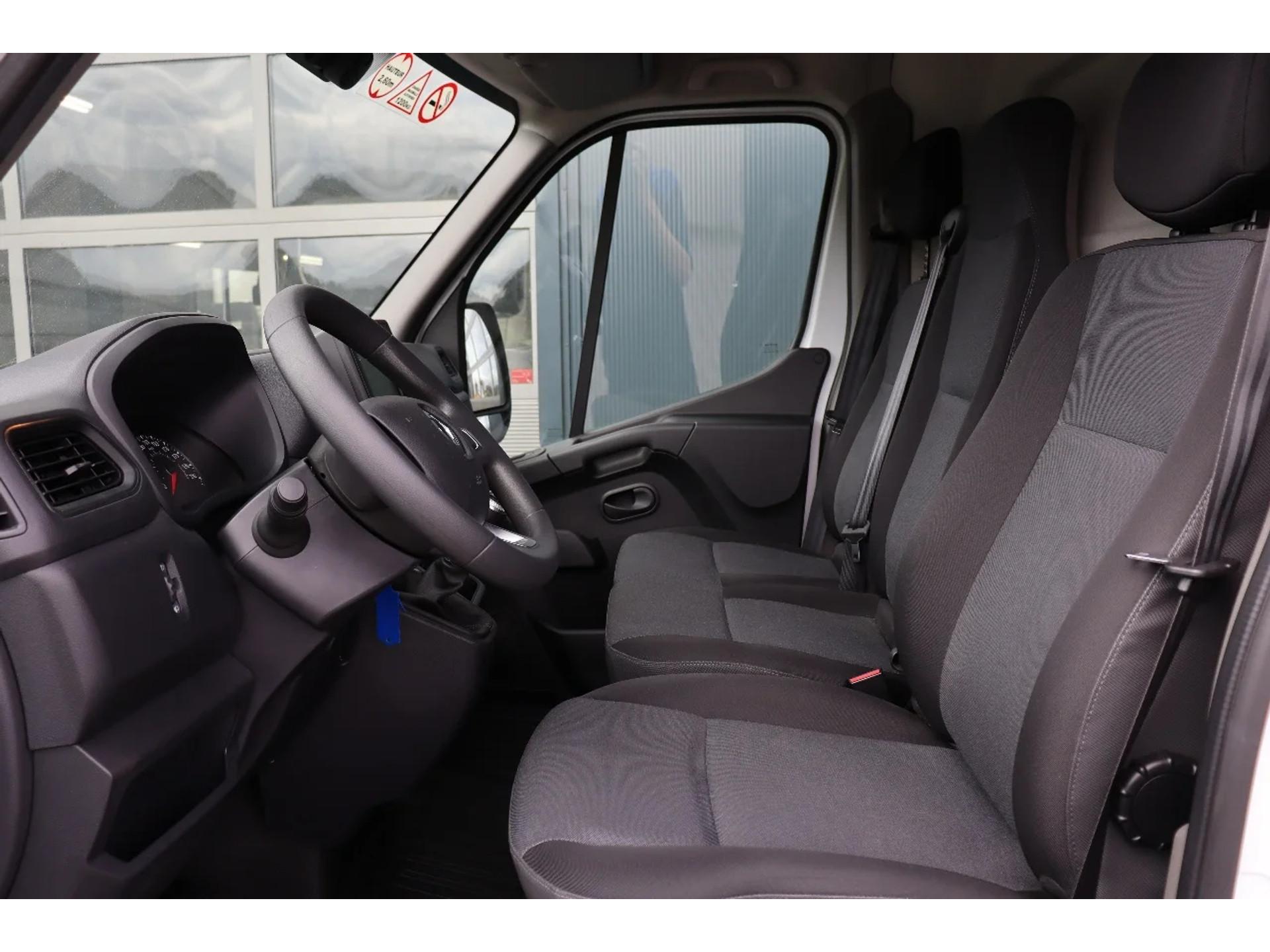 Foto 8 van Renault Master 2.3 DCi 136PK L3H2 l AIRCO l NAVI l CRUISE CONTROL l PDC