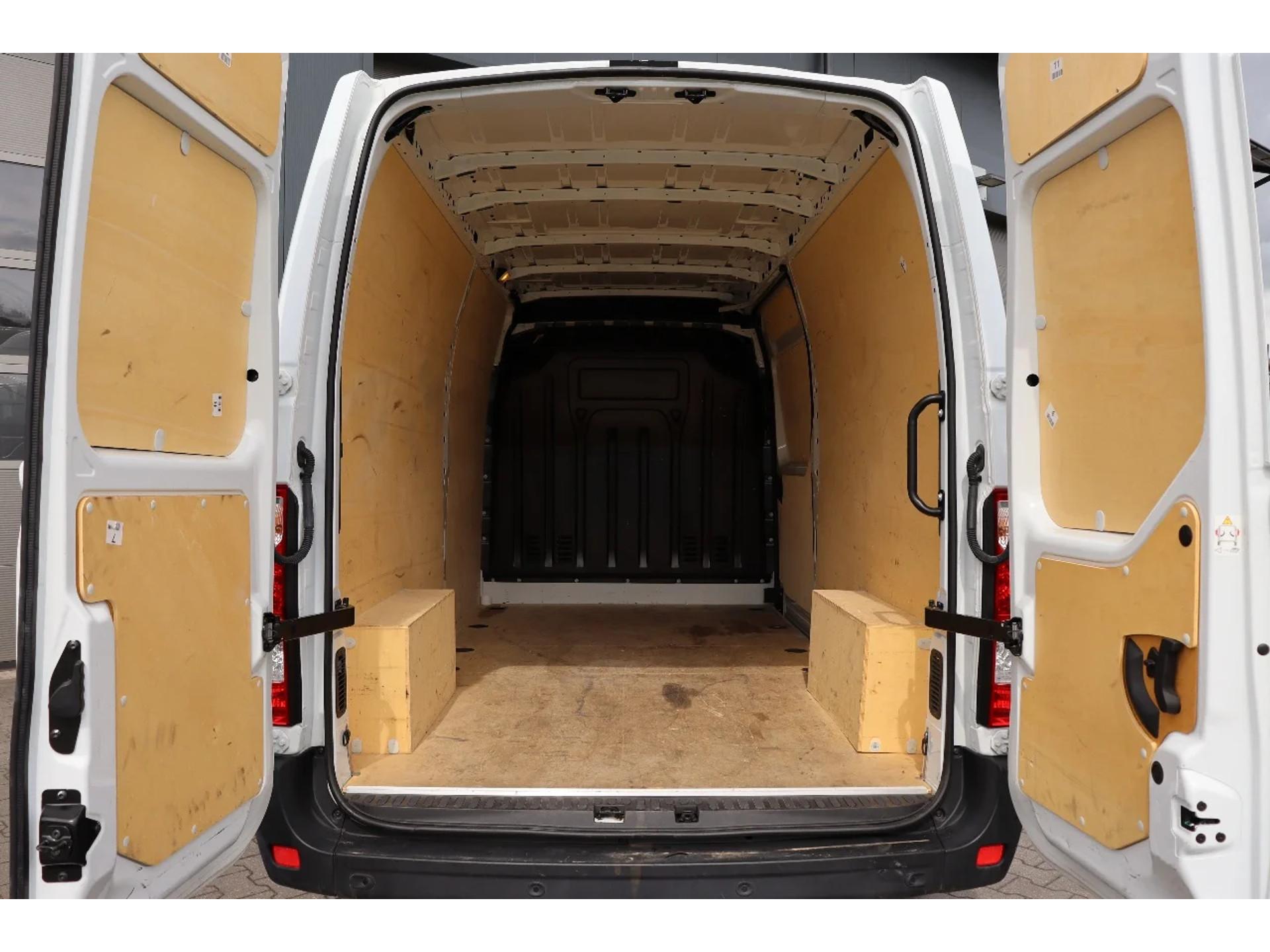 Foto 9 van Renault Master 2.3 DCi 136PK L3H2 l AIRCO l NAVI l CRUISE CONTROL l PDC