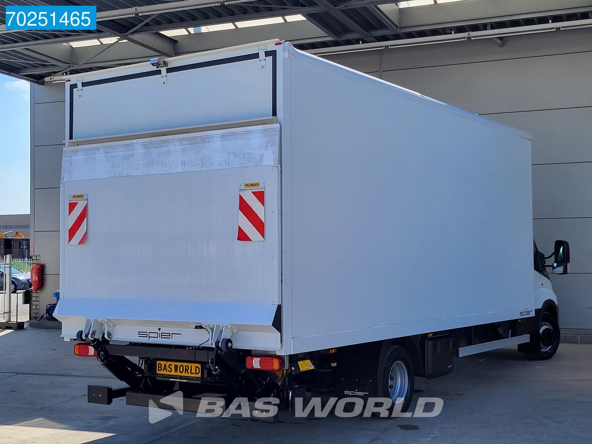 Foto 5 van Iveco Daily 72C21 Automaat 7Tons Bakwagen met Laadklep Luchtvering Camera Meubelbak Koffer Airco Cruise control