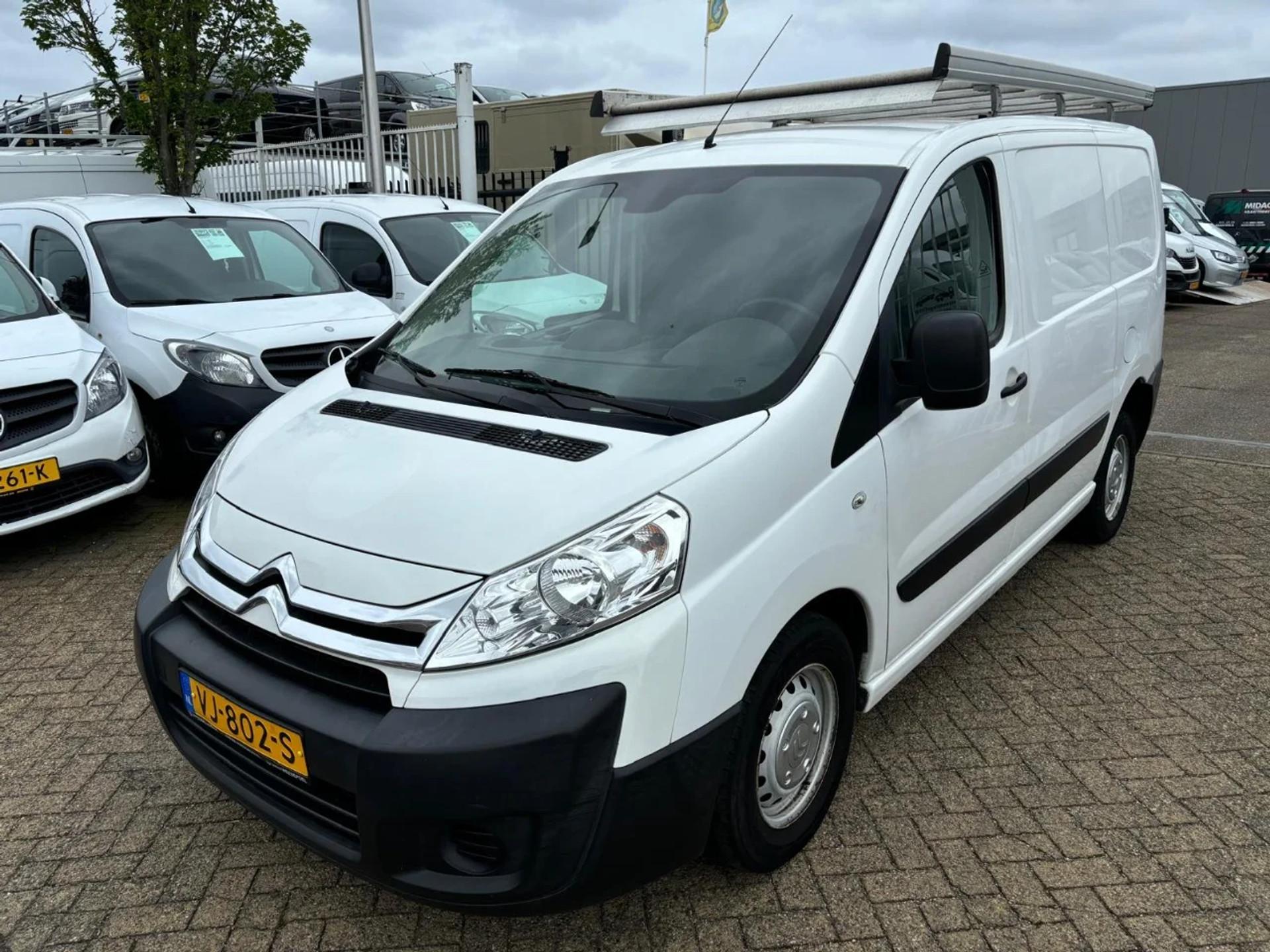 Foto 2 van Citroën Jumpy 1.6HDI L1H1 Airco Cruisecontrol Trekhaak 3 Zits