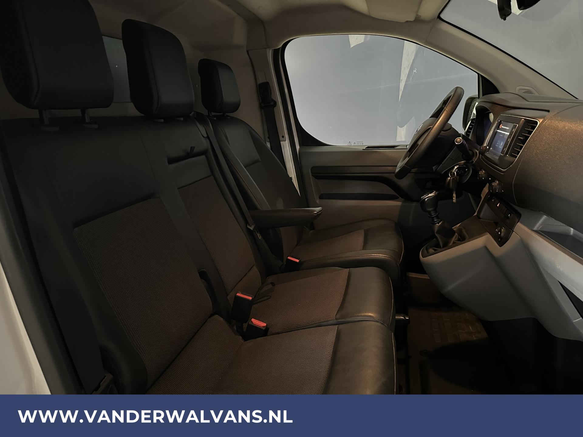 Foto 9 van Toyota ProAce 2.0 D-4D 123pk L3H1 XL Euro6 Airco | Camera | 2500kg Trekhaak | Apple Carplay | Cruisecontrol