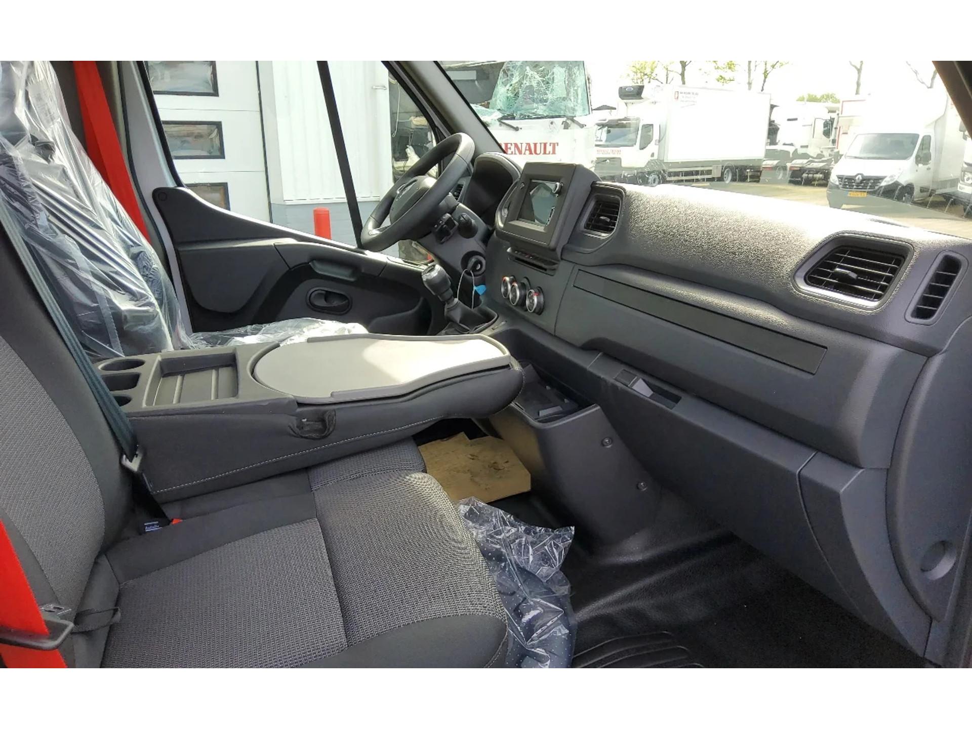 Foto 17 van Renault Master 145.35 FWD EURO 6 NEW CHASSIS EL - TACHOGRAAF