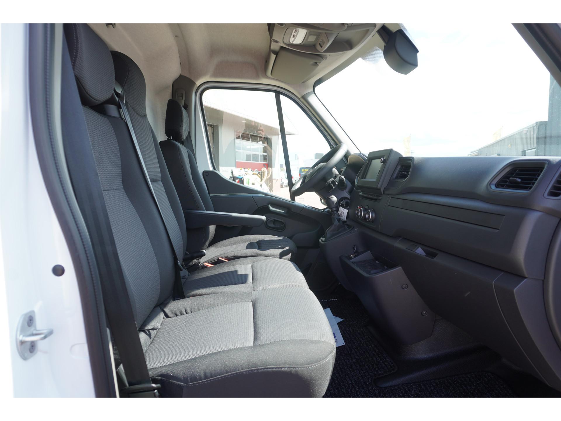 Foto 13 van Renault Master T35 2.3 dCi 180PK L3H2 Energy Comfort