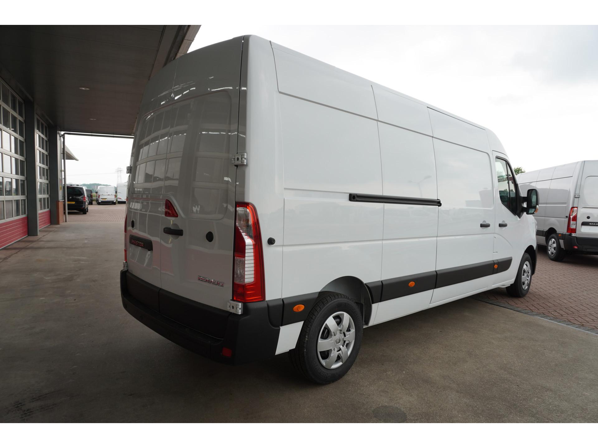 Foto 4 van Renault Master T35 2.3 dCi 180PK L3H2 Energy Comfort