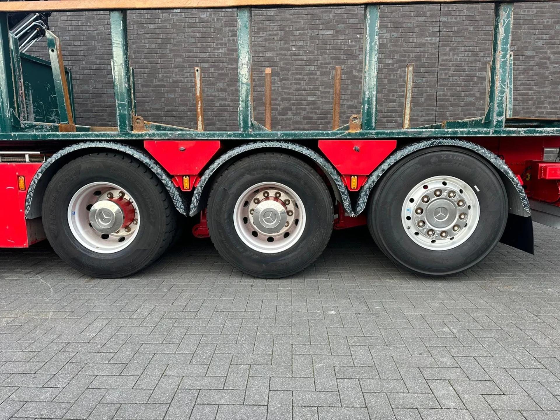 Foto 22 van Mercedes-Benz Arocs 3251 8X4 TRIDEM + HIAB 288 E-6 HIPRO KRAAN/KRAN/CRANE/GRUA