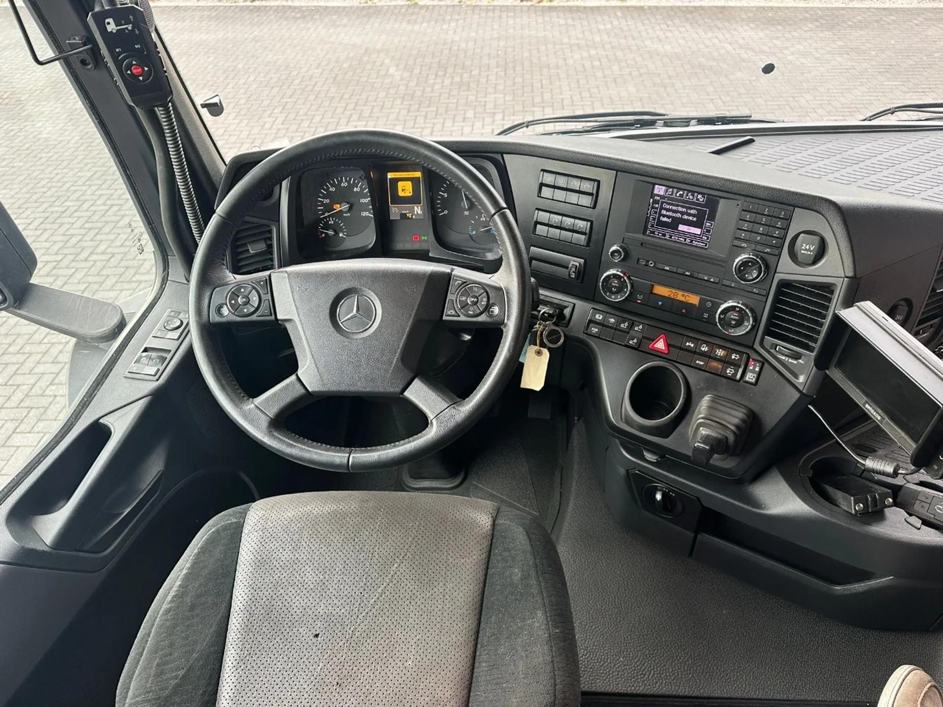 Foto 25 van Mercedes-Benz Arocs 3251 8X4 TRIDEM + HIAB 288 E-6 HIPRO KRAAN/KRAN/CRANE/GRUA