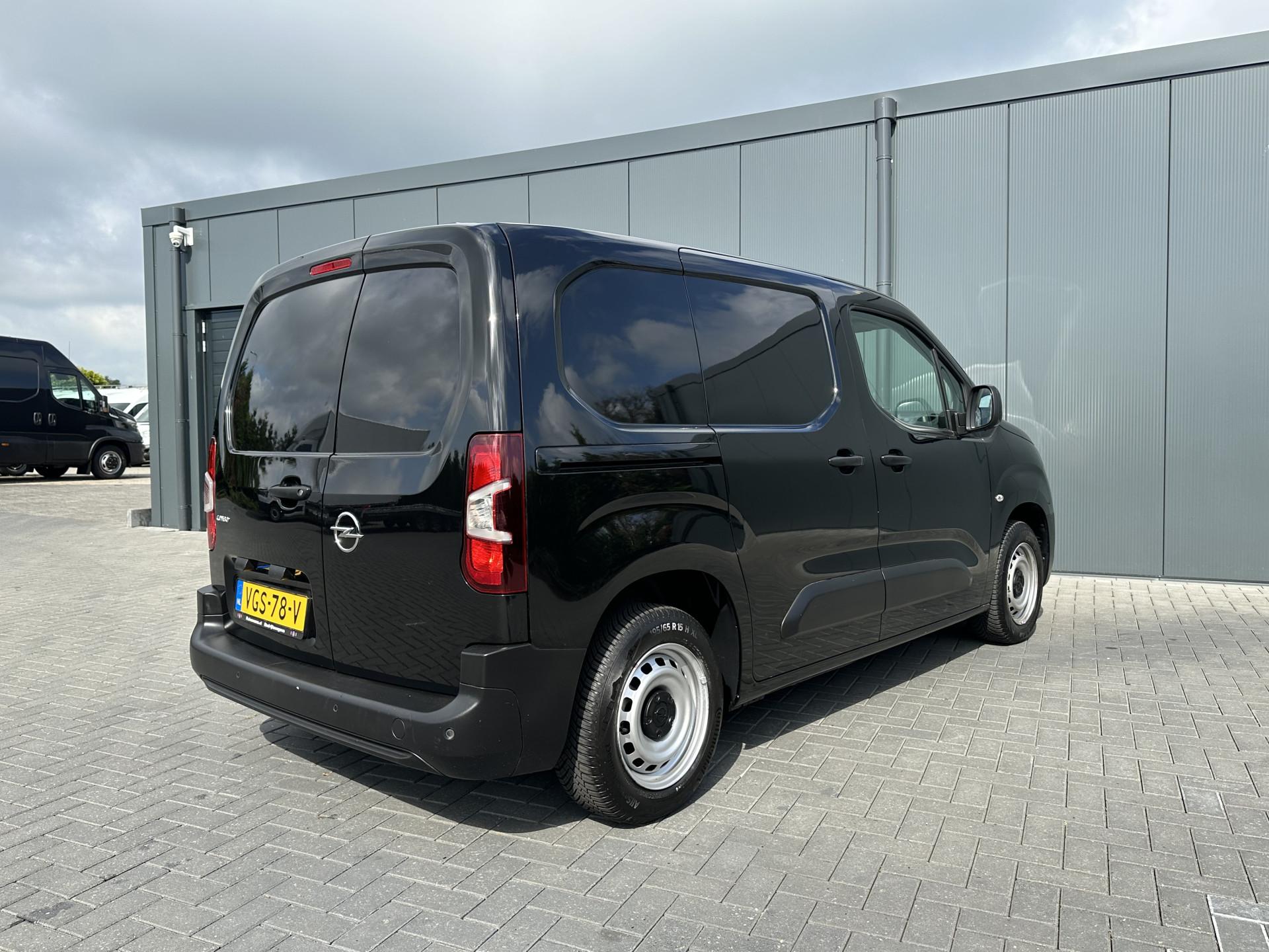 Foto 3 van Opel Combo 1.5D 102 PK / L1H1 / 1e EIG. / 2x SCHUIFD / INRICHTING / AIRCO / CRUISE / NAVI