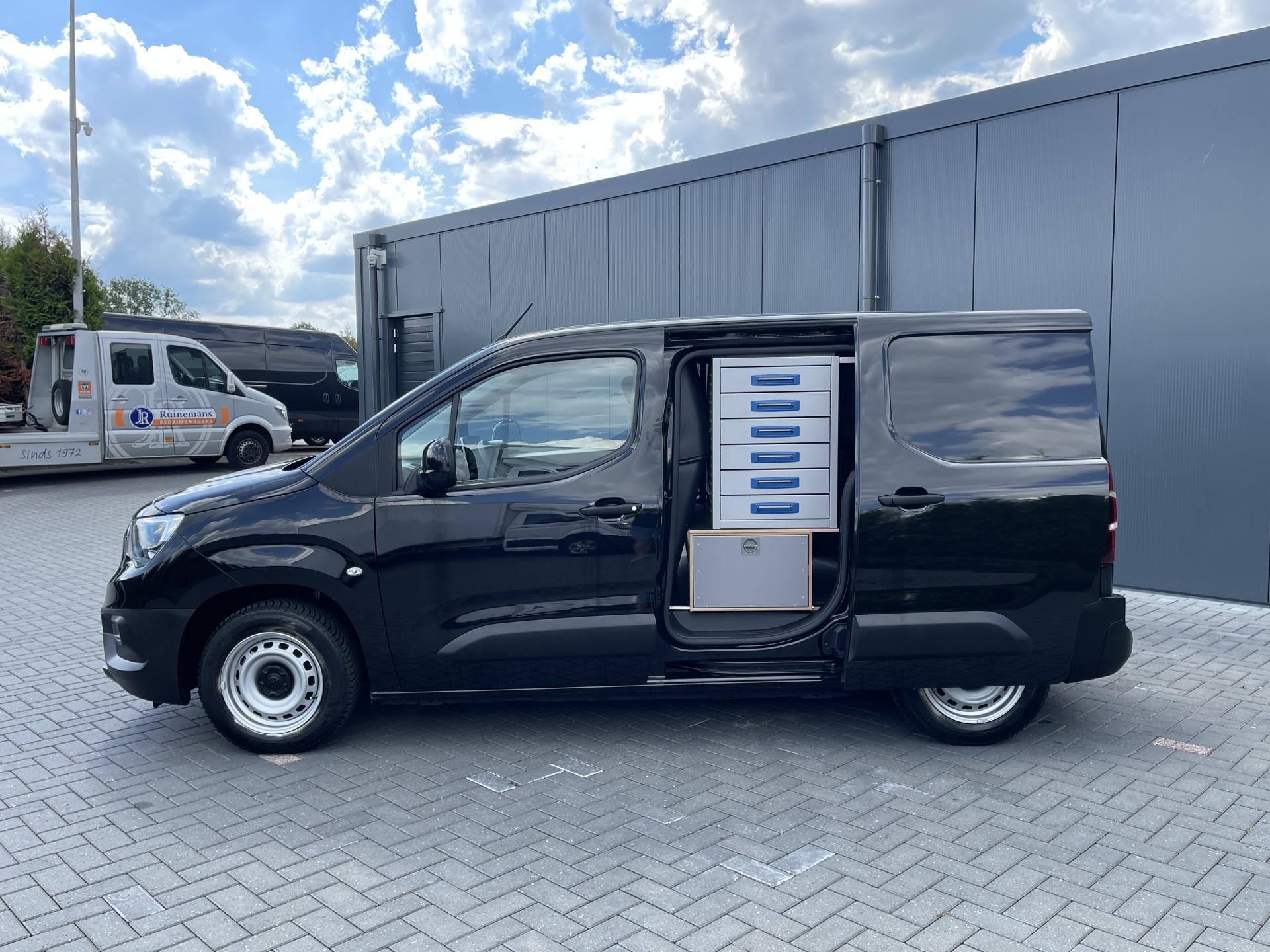 Foto 2 van Opel Combo 1.5D 102 PK / L1H1 / 1e EIG. / 2x SCHUIFD / INRICHTING / AIRCO / CRUISE / NAVI