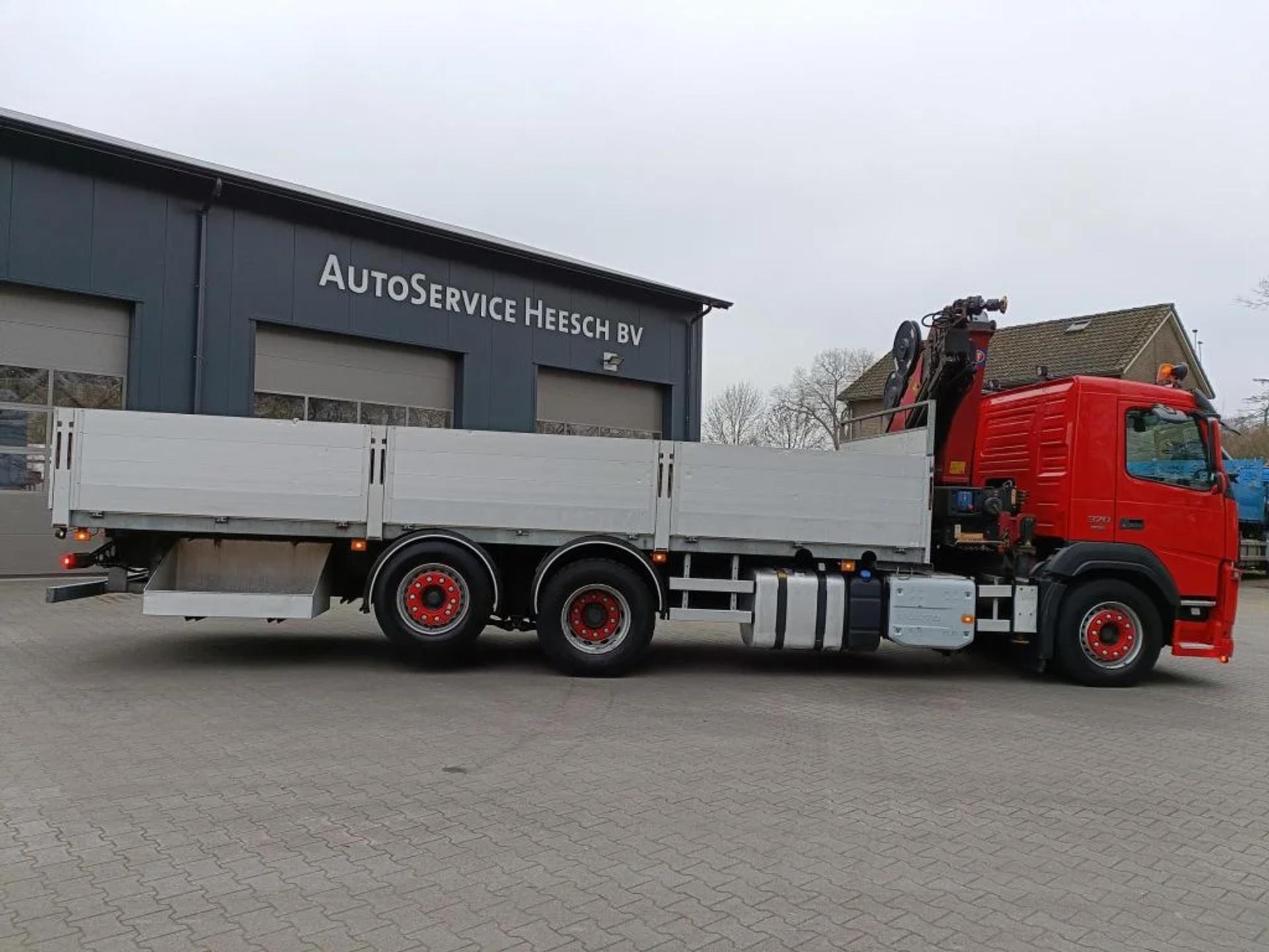 Foto 11 van Volvo FM 370 2018 - 6X2 - 230000KM - HMF26TM CRANE 5X ROTOR - FULL AIR - SUPER CONDITION - AHK