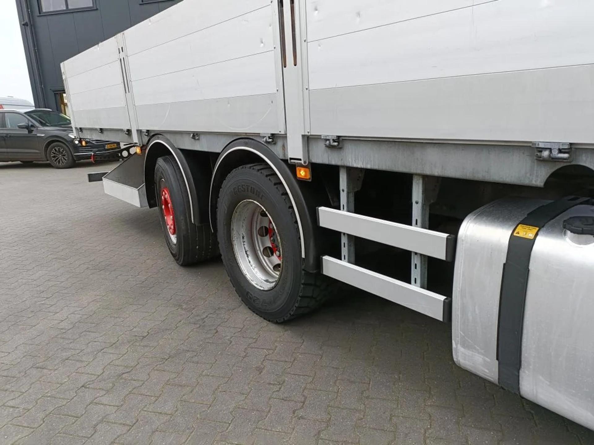 Foto 19 van Volvo FM 370 2018 - 6X2 - 230000KM - HMF26TM CRANE 5X ROTOR - FULL AIR - SUPER CONDITION - AHK