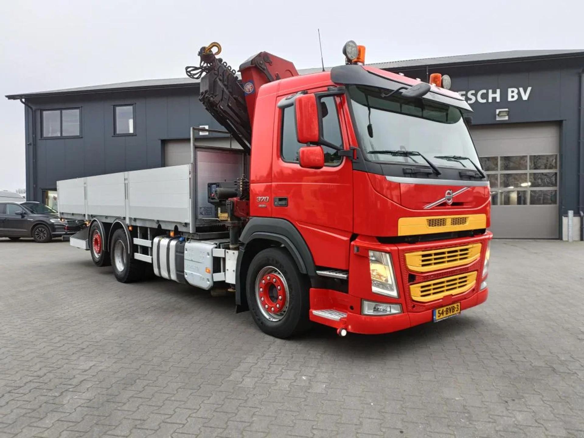 Foto 2 van Volvo FM 370 2018 - 6X2 - 230000KM - HMF26TM CRANE 5X ROTOR - FULL AIR - SUPER CONDITION - AHK