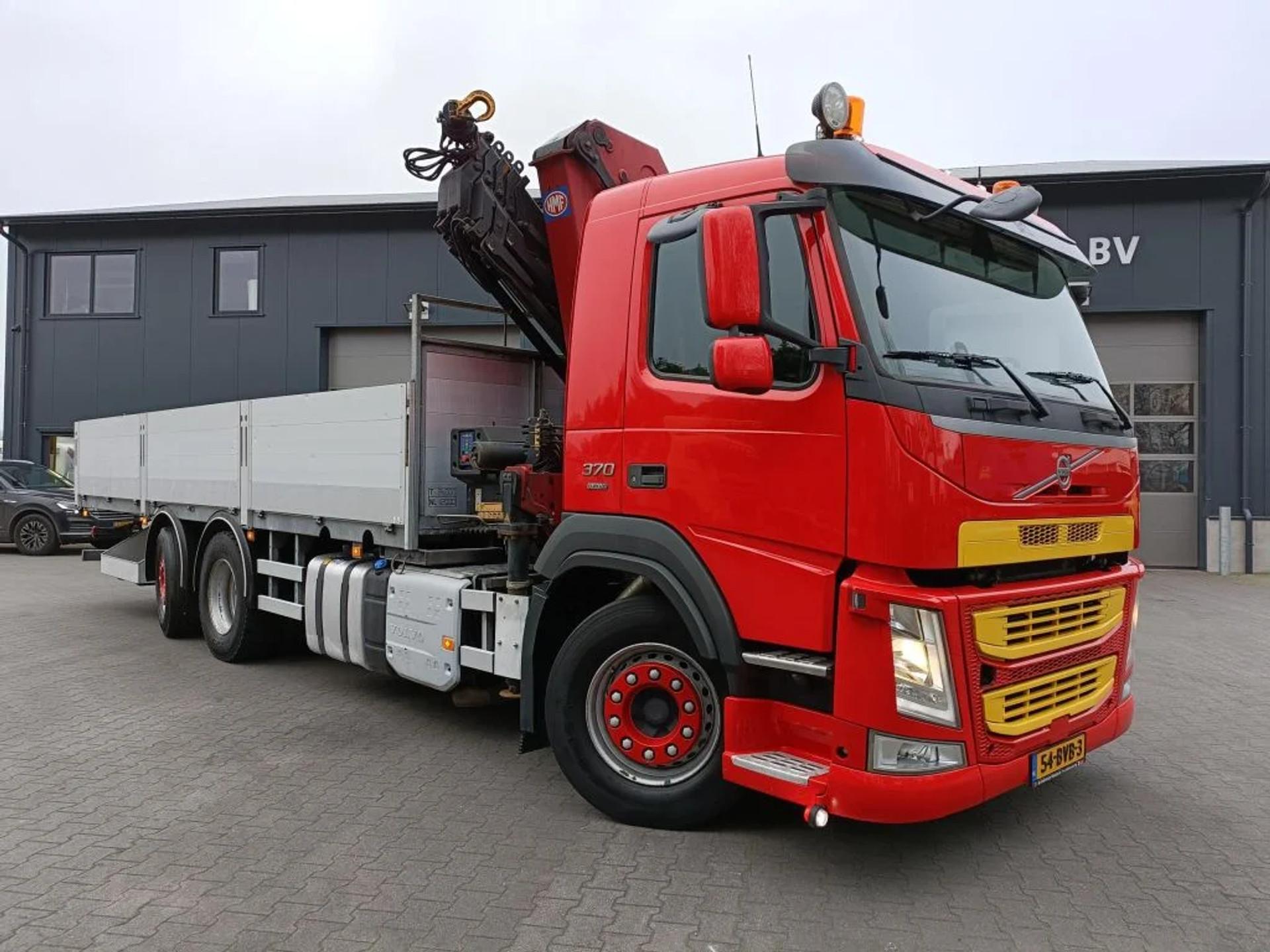 Foto 33 van Volvo FM 370 2018 - 6X2 - 230000KM - HMF26TM CRANE 5X ROTOR - FULL AIR - SUPER CONDITION - AHK