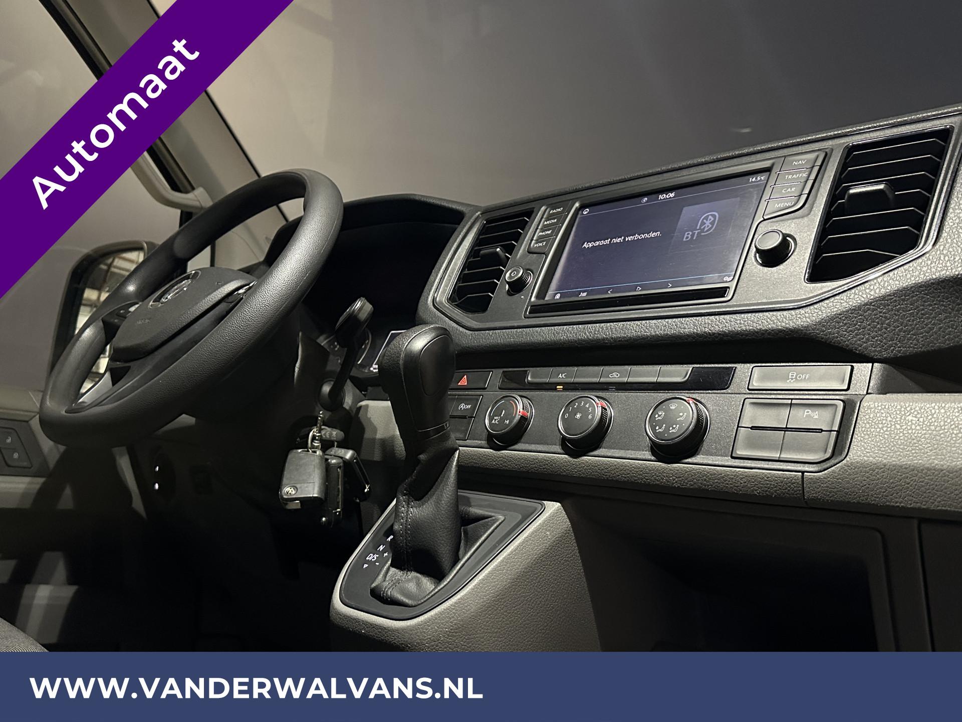 Foto 18 van Volkswagen Crafter 50 2.0TDI 177pk DSG Automaat Dubbel Lucht 3500kg Trekhaak L3H3 (oude L2H2) Euro6